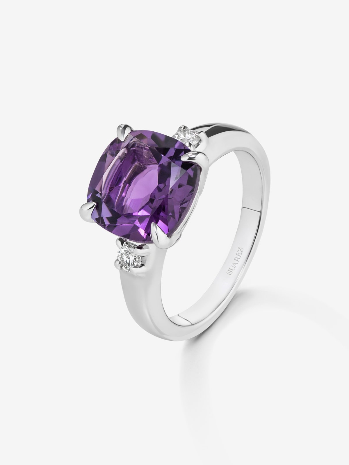 Anillo tresillo de plata 925 con amatista y diamantes