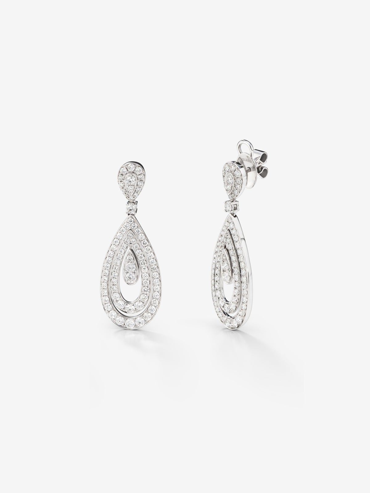 Pendientes de oro blanco de 18K con diamantes blancos en talla brillante de 2,5 cts