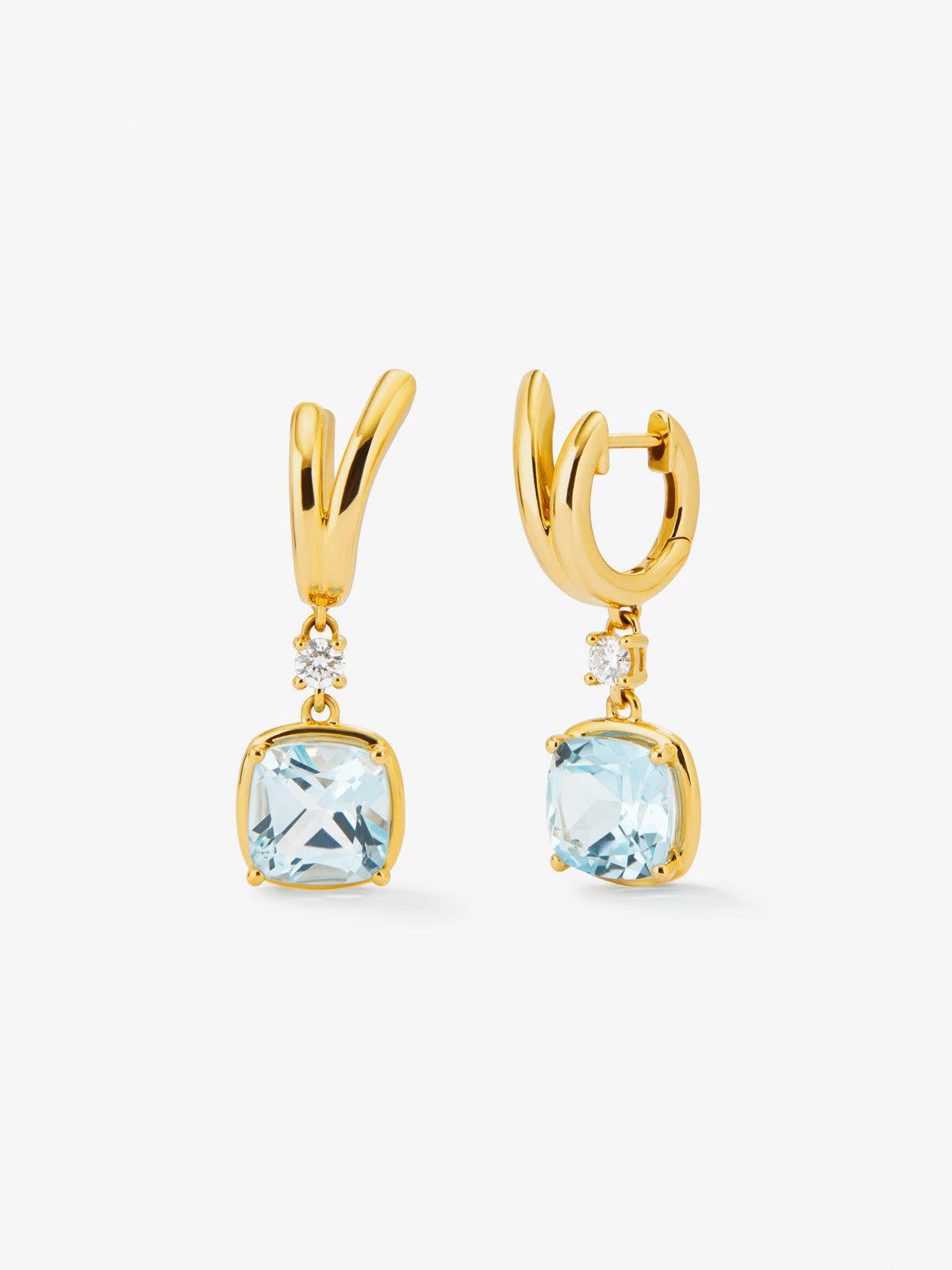 18K yellow gold earrings with cushion-cut sky blue topazes and 2 brilliant-cut diamonds with a total of 0.21 cts