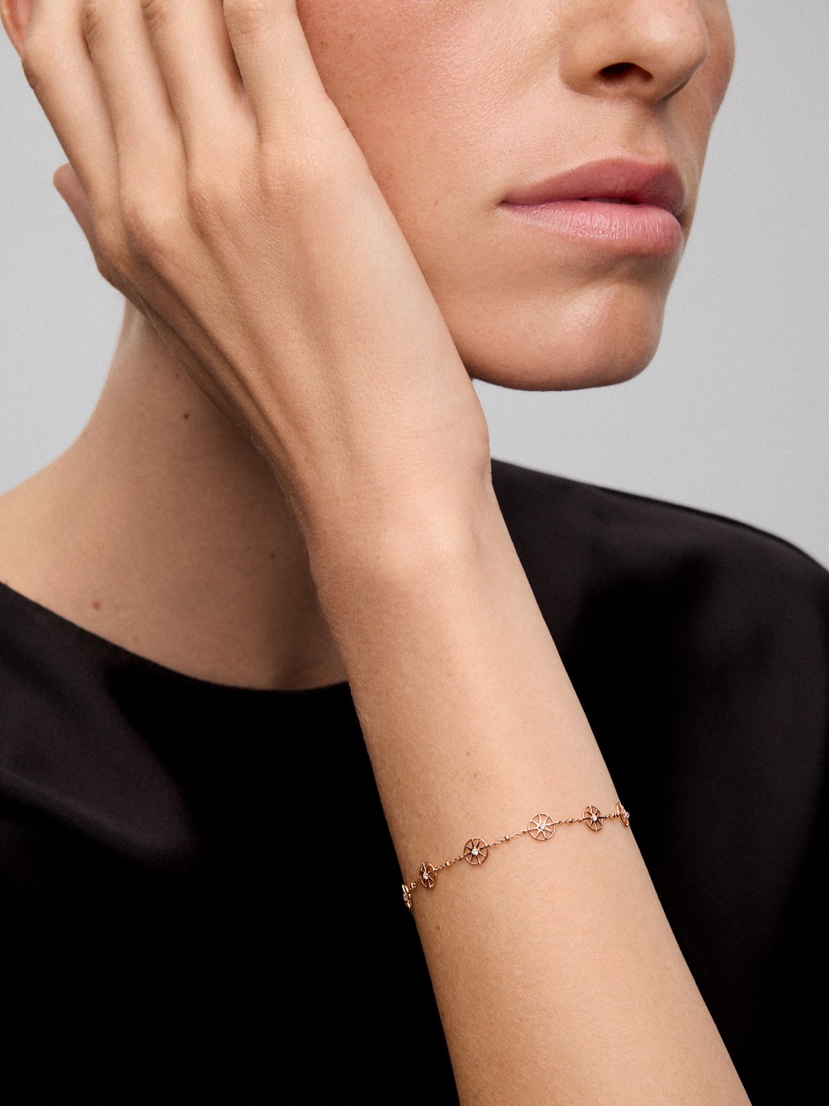 Pulsera cadena con estrellas de oro rosa de 18K con diamantes