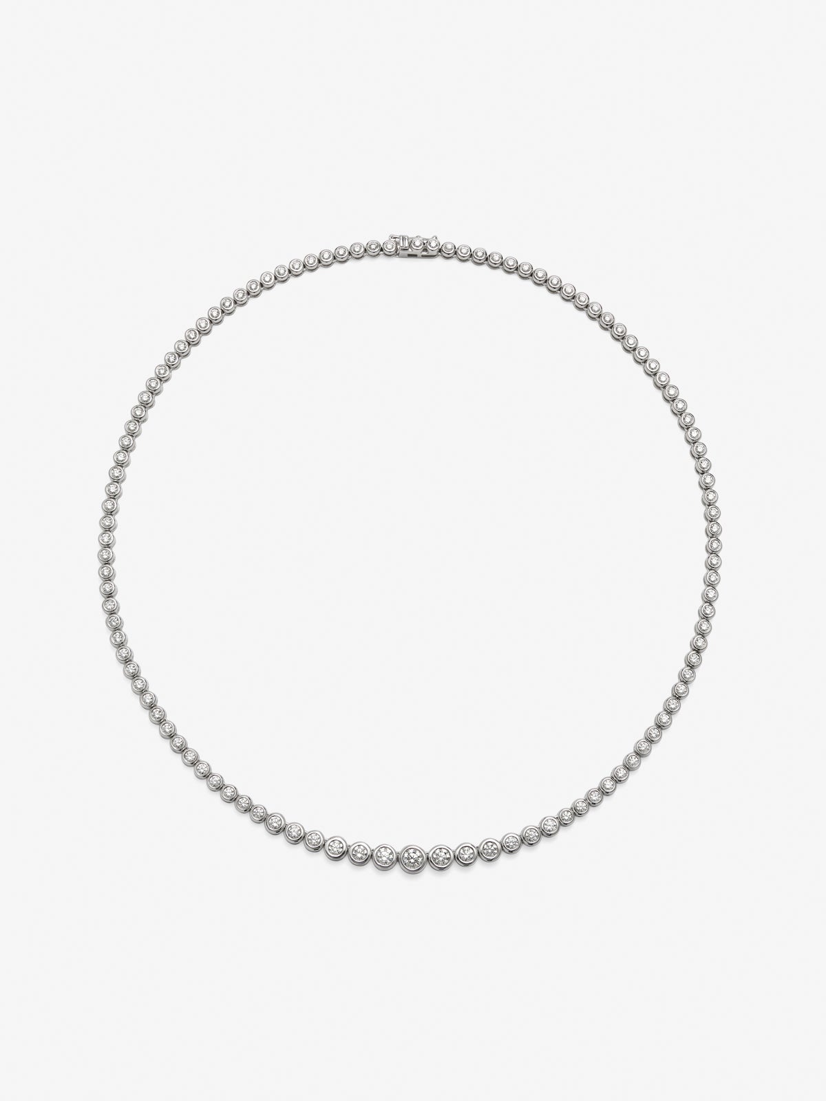 Collar rivière de oro blanco de 18K con 110 diamantes en talla brillante con un total de 4,89 cts