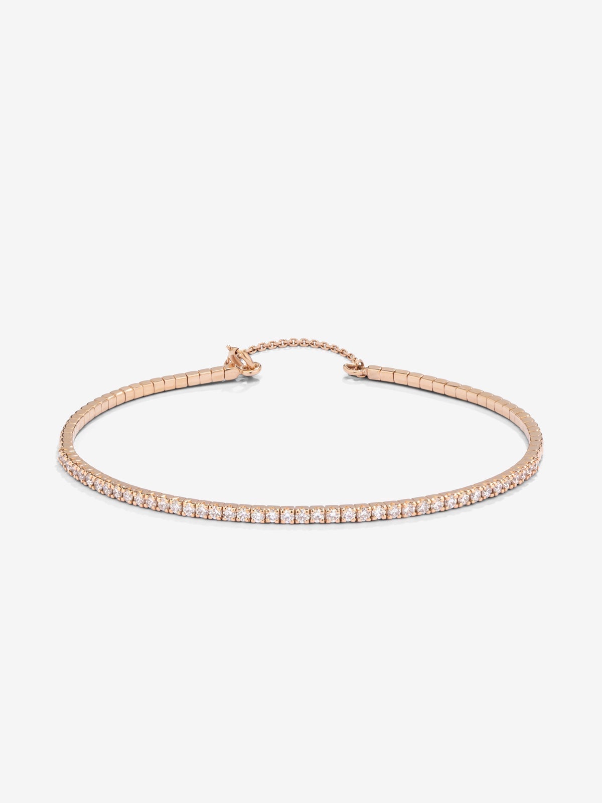 Pulsera semirrígida fina de oro rosa de 18K con diamantes