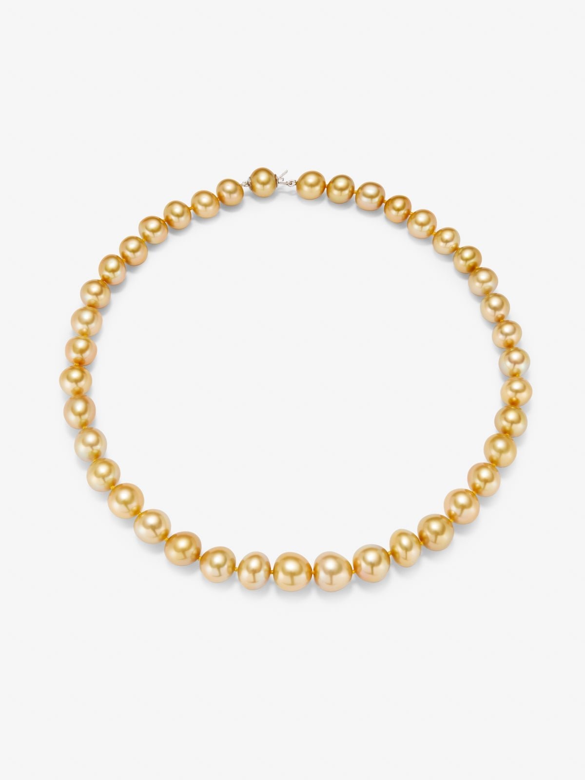 Collar de oro blanco de 18K con 39 perlas doradas esféricas