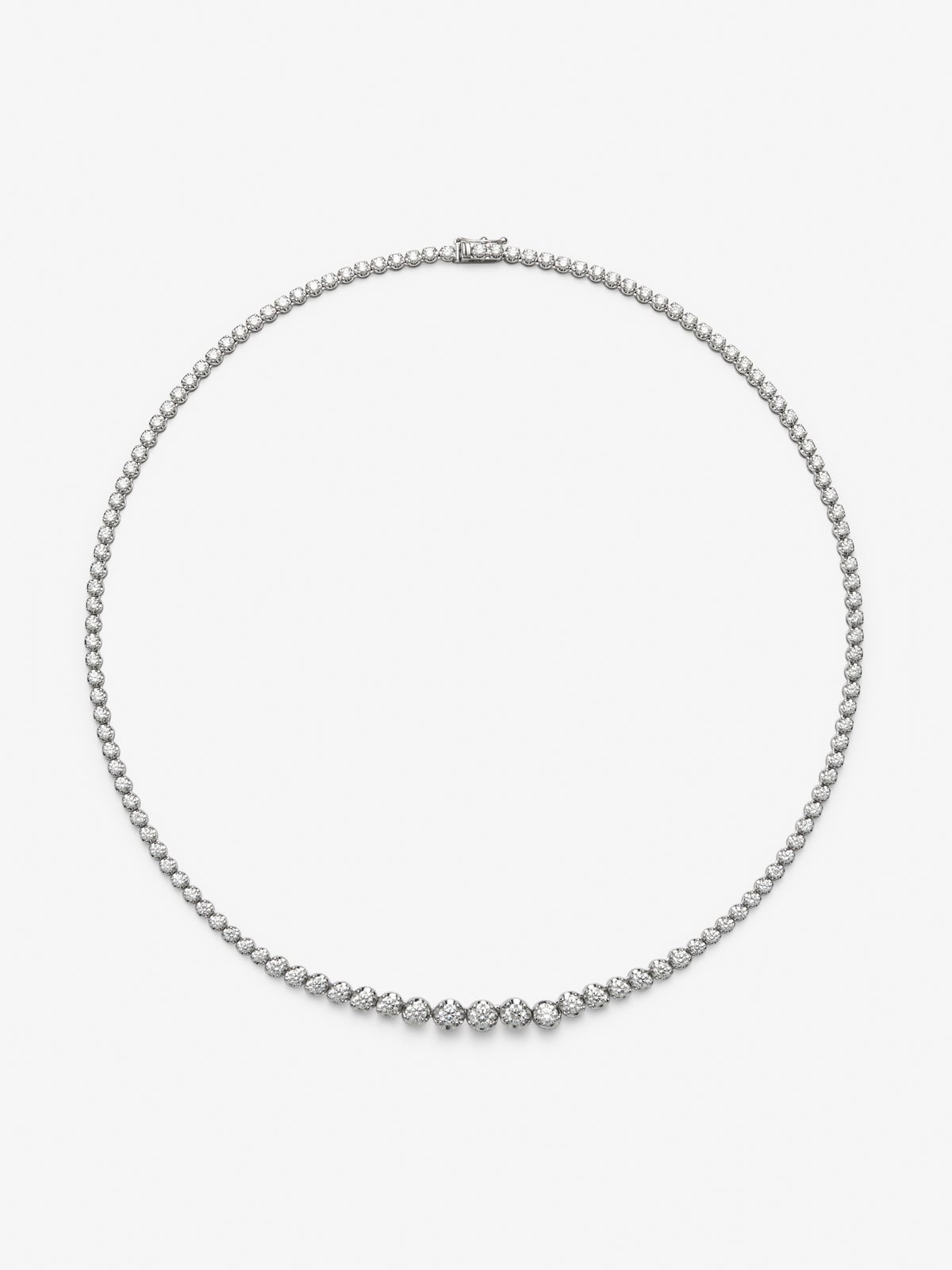Collar rivière de oro blanco de 18K con 126 diamantes en talla brillante con un total de 6,71 cts