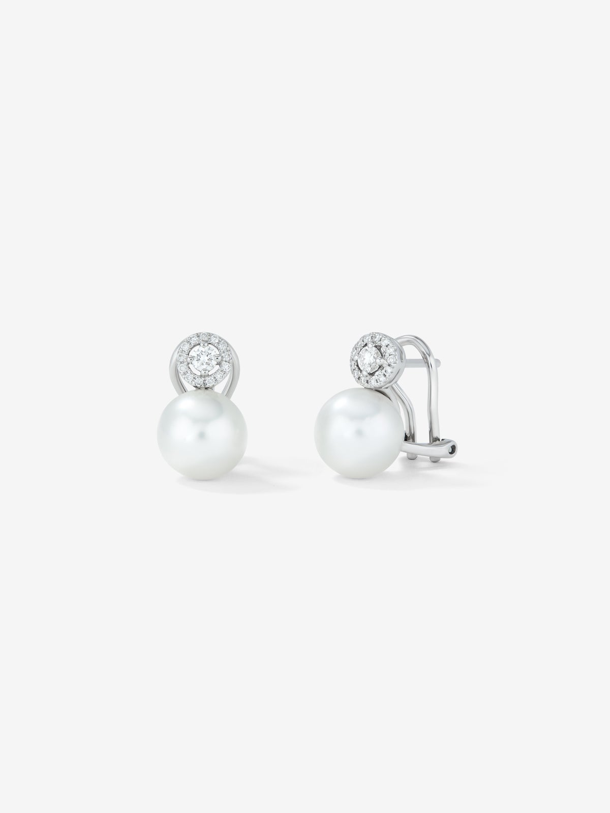 Pendiente de oro blanco de 18k con colgante de perla australiana de 9 mm y diamante con cierre omega