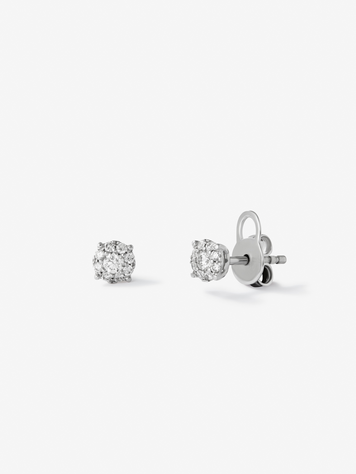 18kt white gold earrings with diamonds