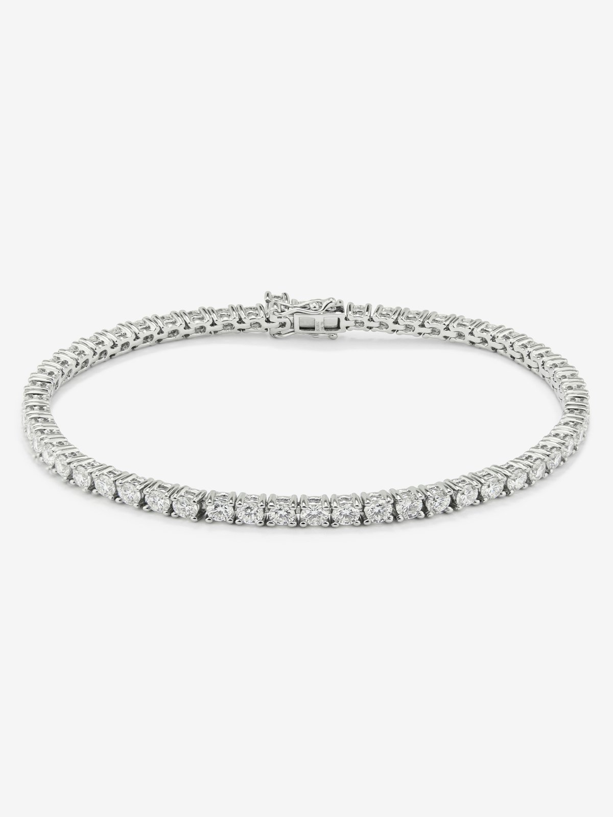 18k White Gold Riviere Boxie