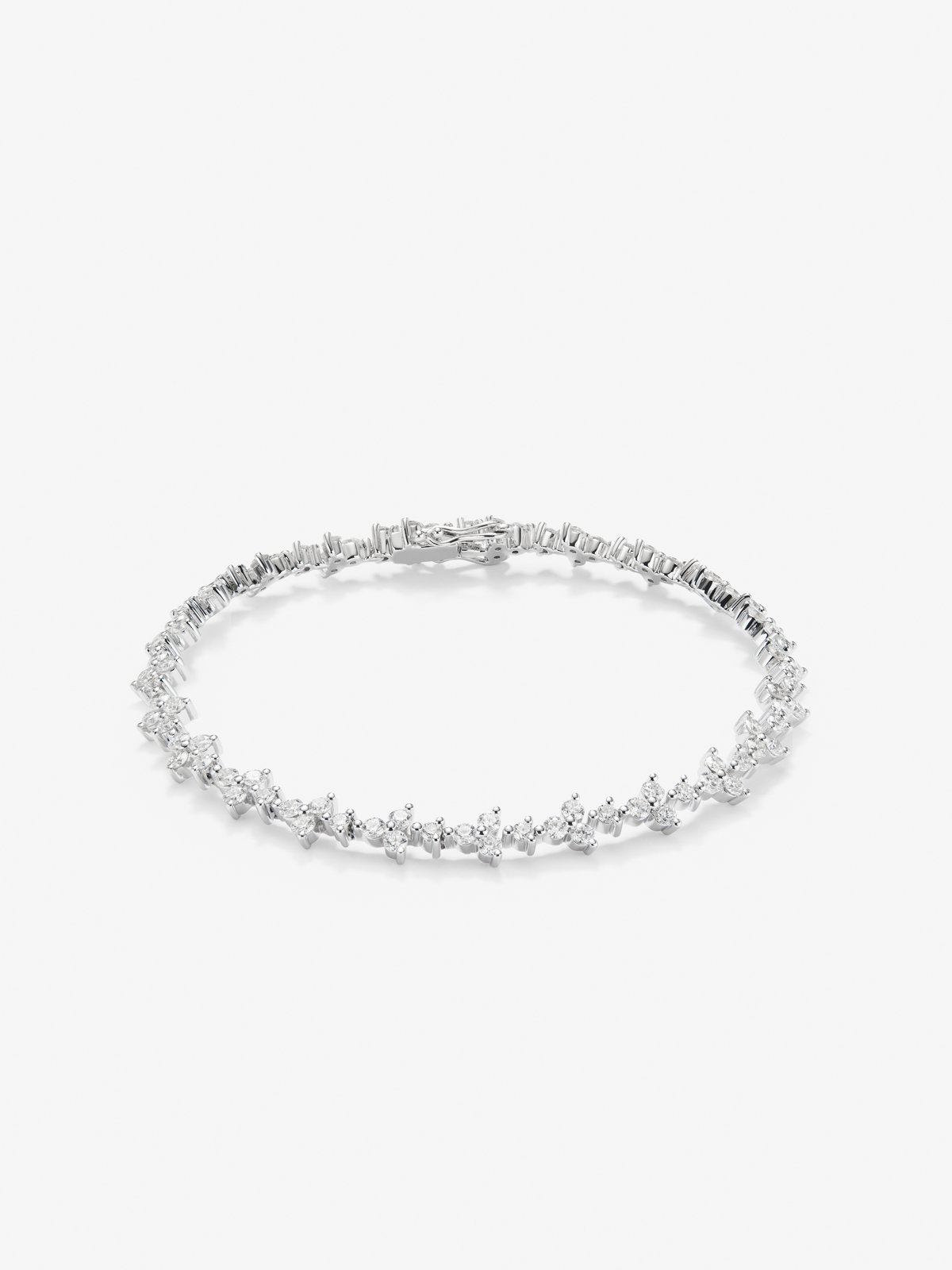Pulsera rivière de oro blanco de 18K con diamantes en talla brillante de 2,82 cts
