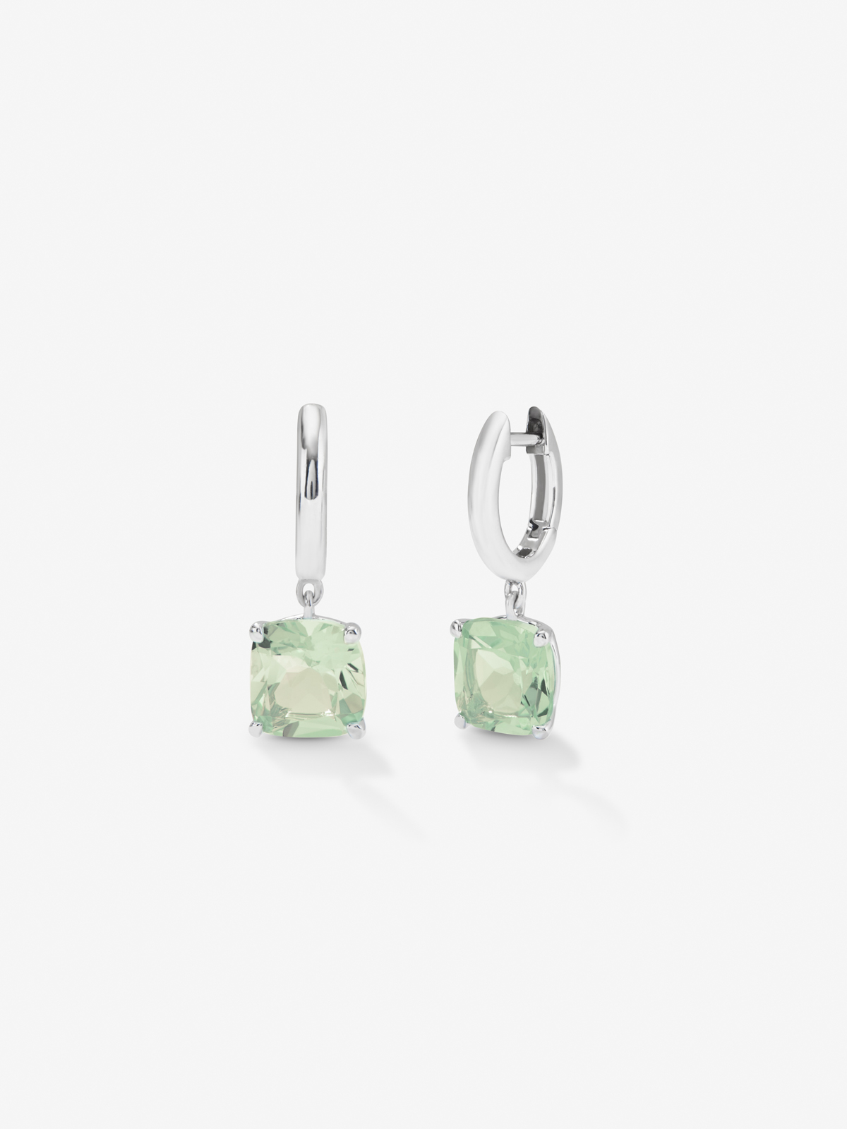 925 silver earrings with green amethists in 5.3 cts Cushion