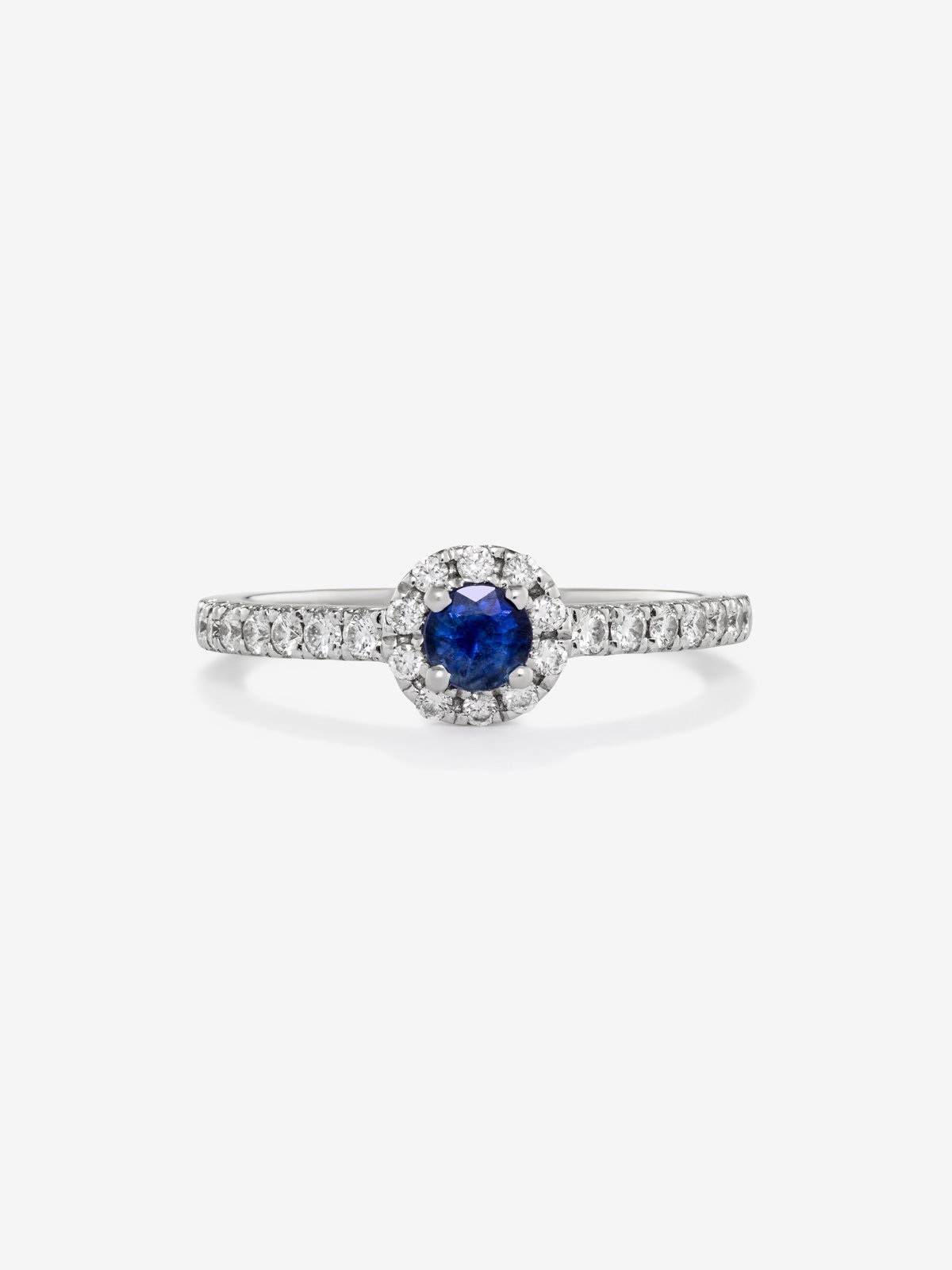 18K white gold ring with brilliant-cut blue sapphire of 0.4 cts and border and arm of 24 brilliant-cut diamonds with a total of 0.3 cts