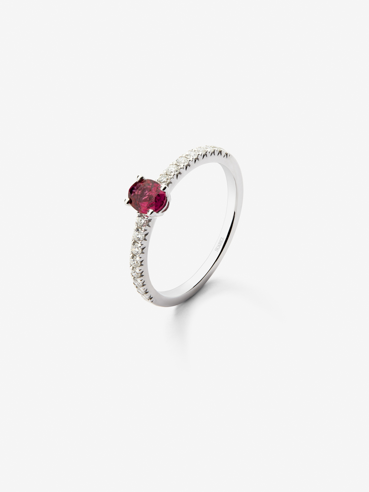 18K White Gold Ring with Red Ruby in 0.5 cts and white diamonds in 0.21 cts bright diamonds