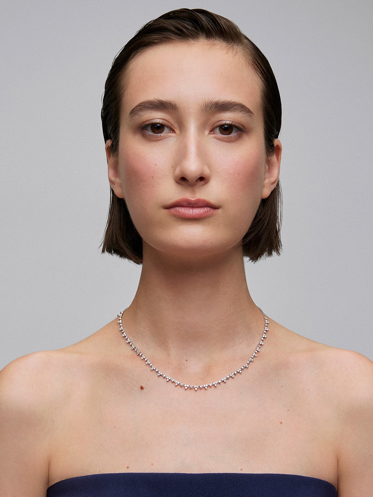 Collar rivière de oro blanco de 18K con diamantes blancos en talla brillante de 3,3 cts