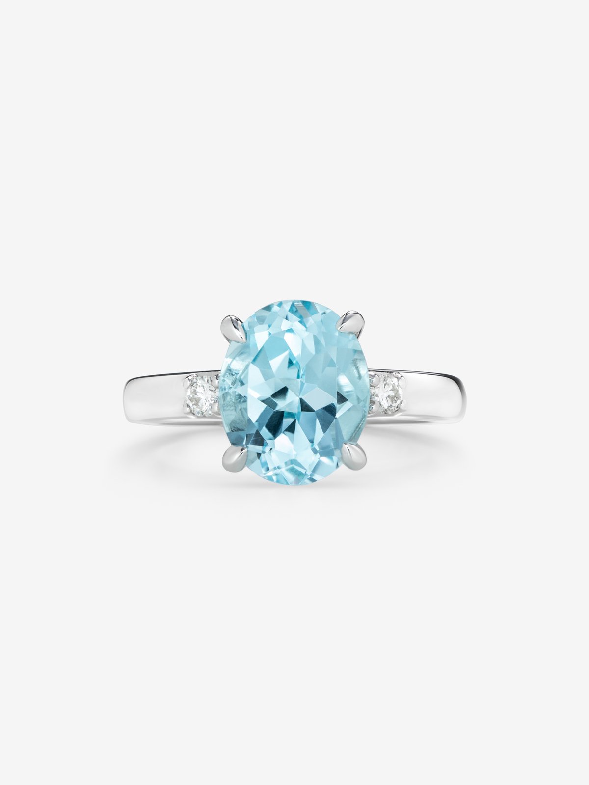 925 silver triple ring with oval-cut sky blue topaz of 3.78 cts and 2 brilliant-cut diamonds with a total of 0.11 cts