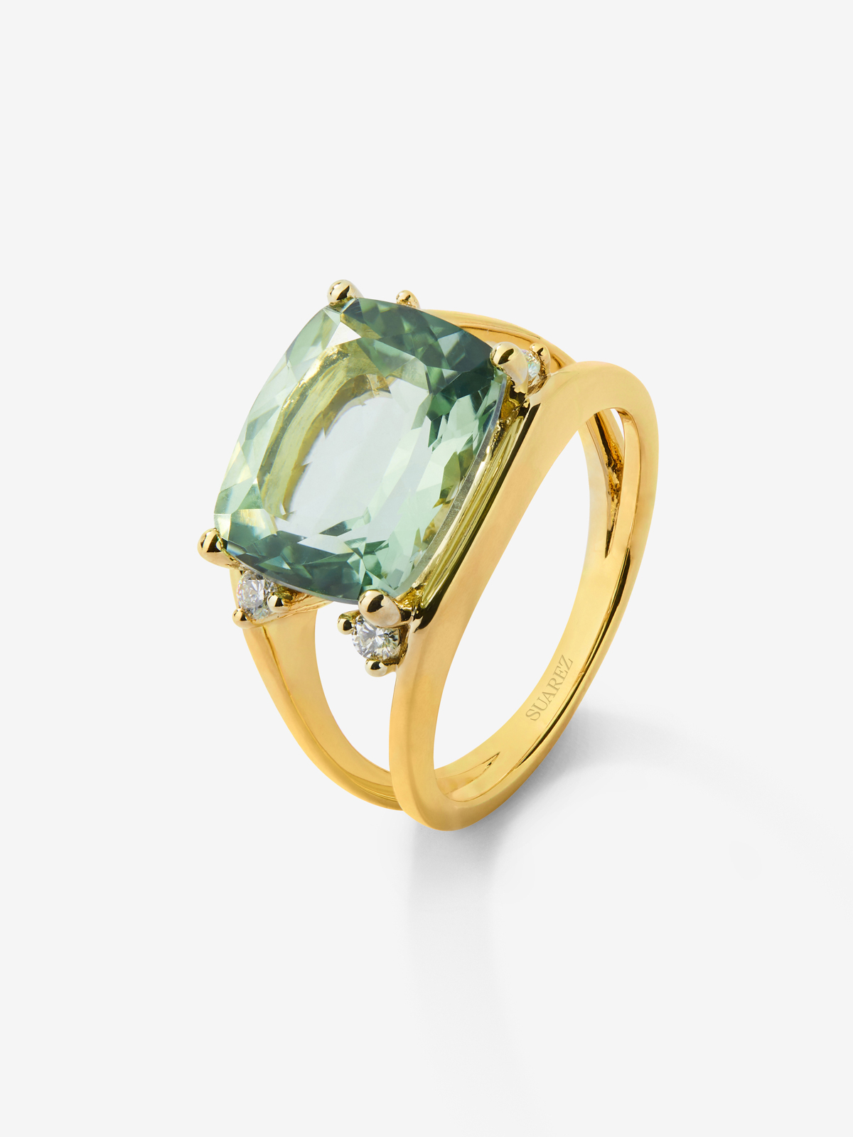 Anillo de oro amarillo de 18kt con diamantes y amatistas verdes