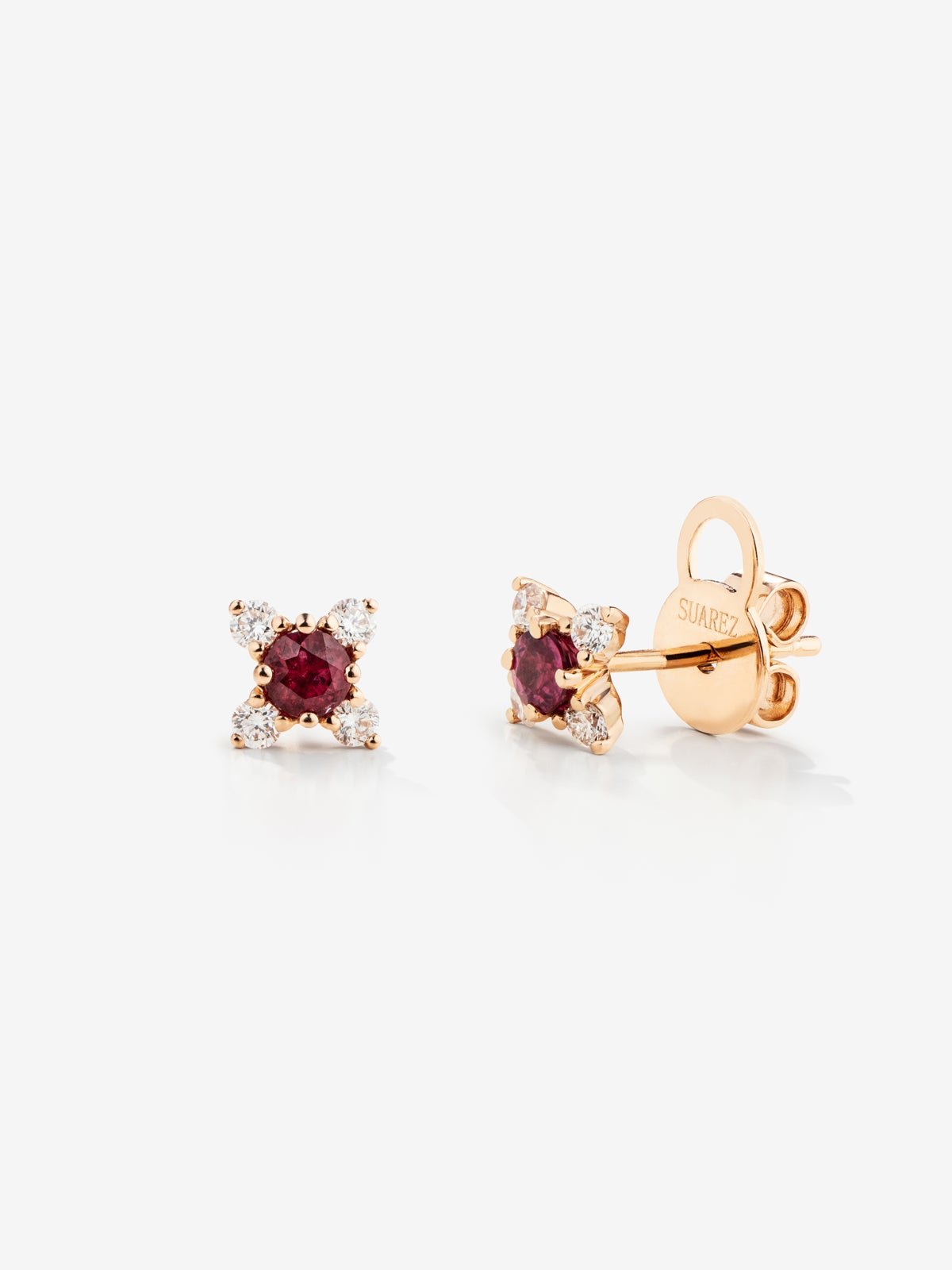 Pendientes de aro de oro rosa de 18K con 2 rubíes rojos en talla brillante con un total de 0,29 cts y 8 diamantes en talla brillante con un total de 0,17 cts 