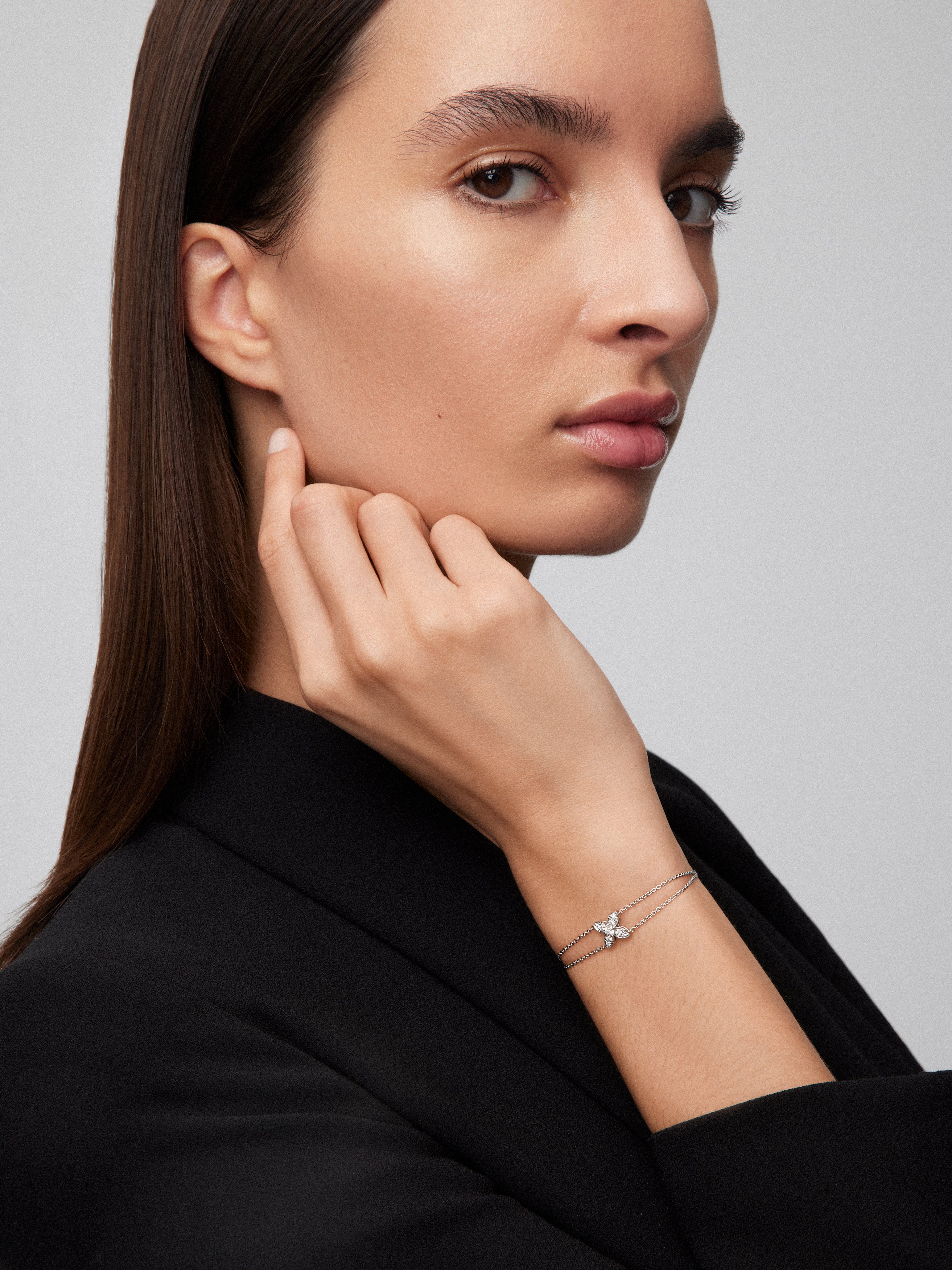 Pulsera de oro blanco de 18K con diamantes blancos en talla brillante de 0,16 cts