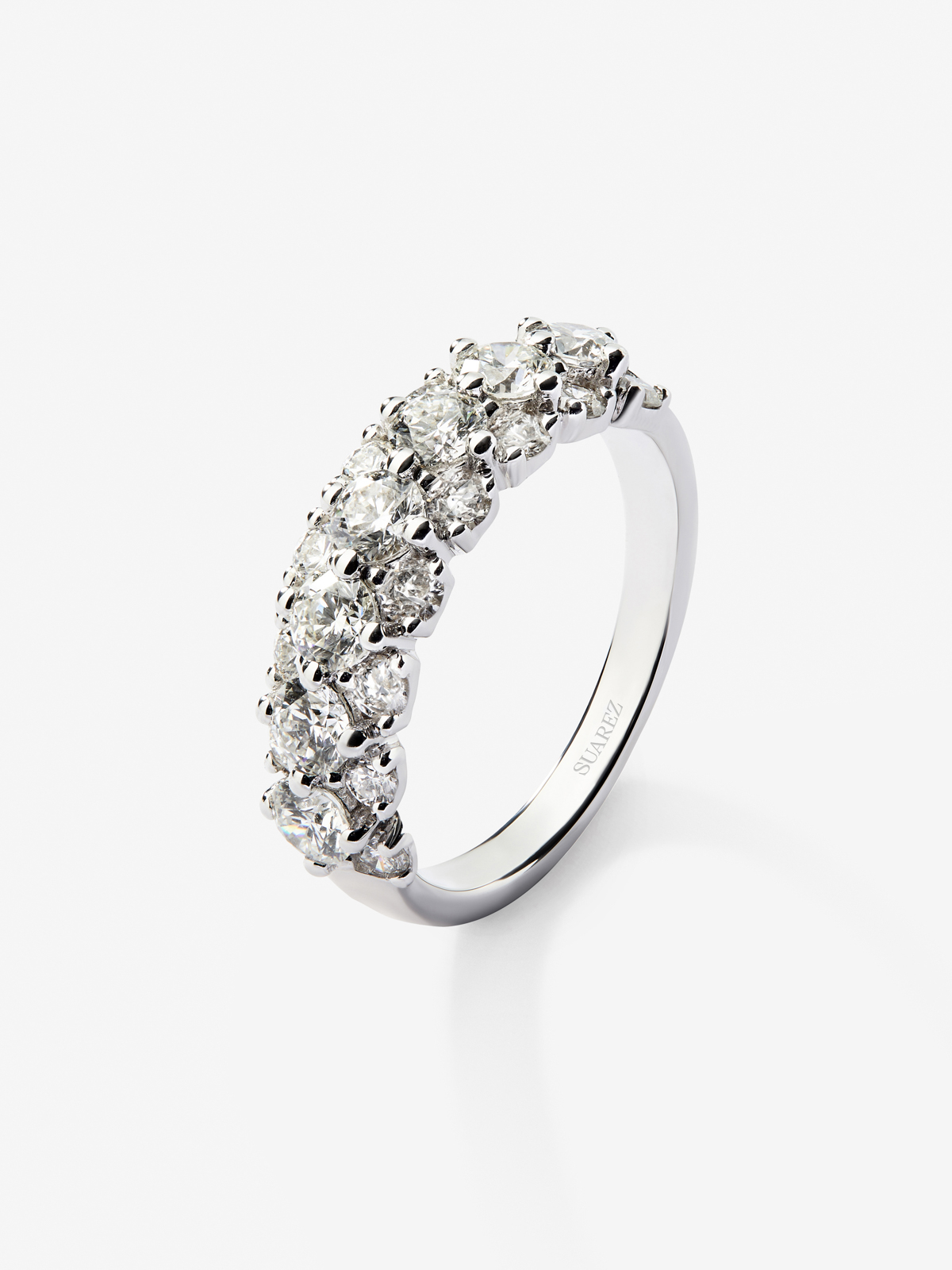 Anillo de oro blanco de 18K con 23 diamantes en talla brillante con un total de 1,64 cts