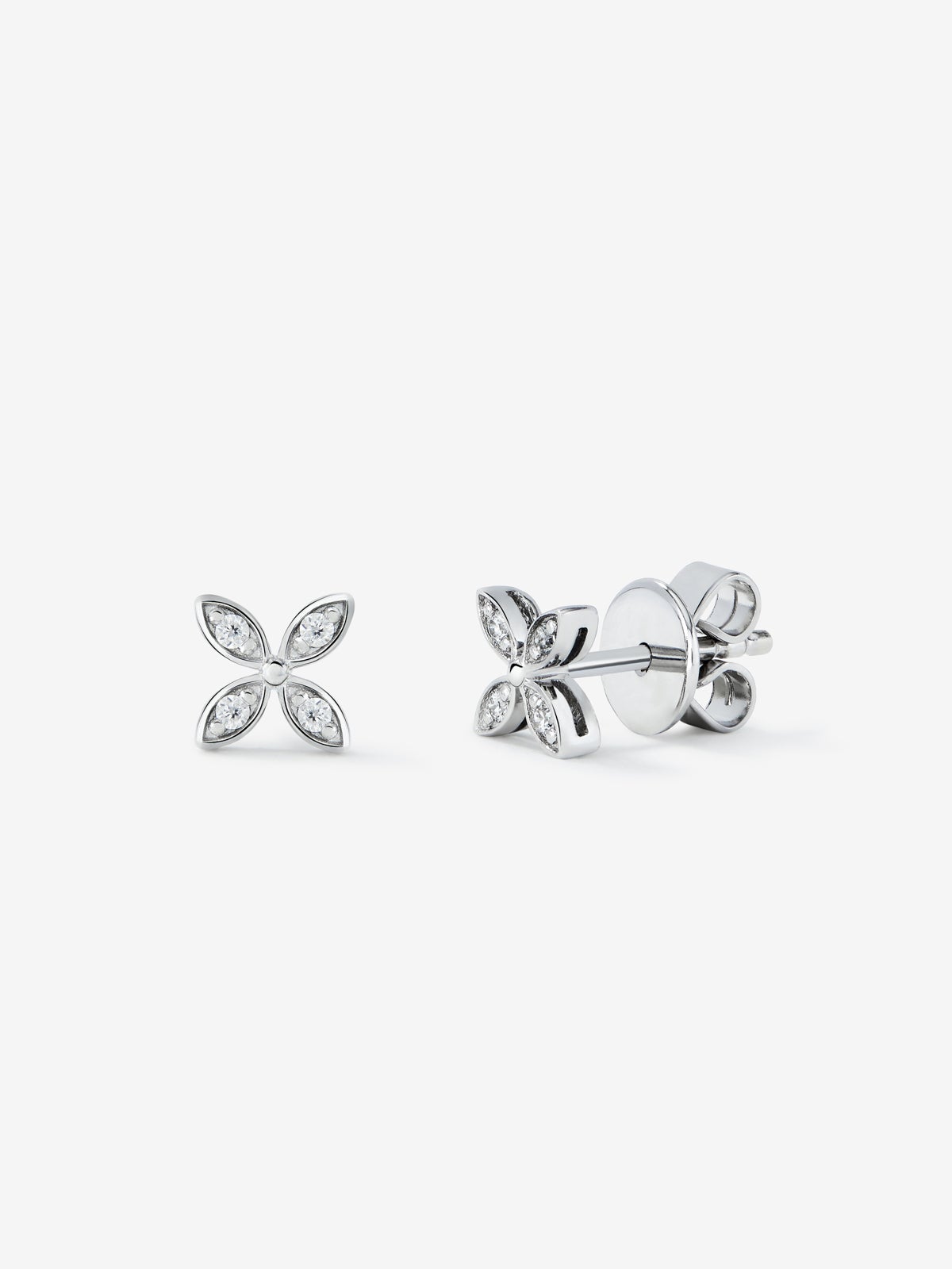Pendientes boton oro blanco de 18K y diamante pave