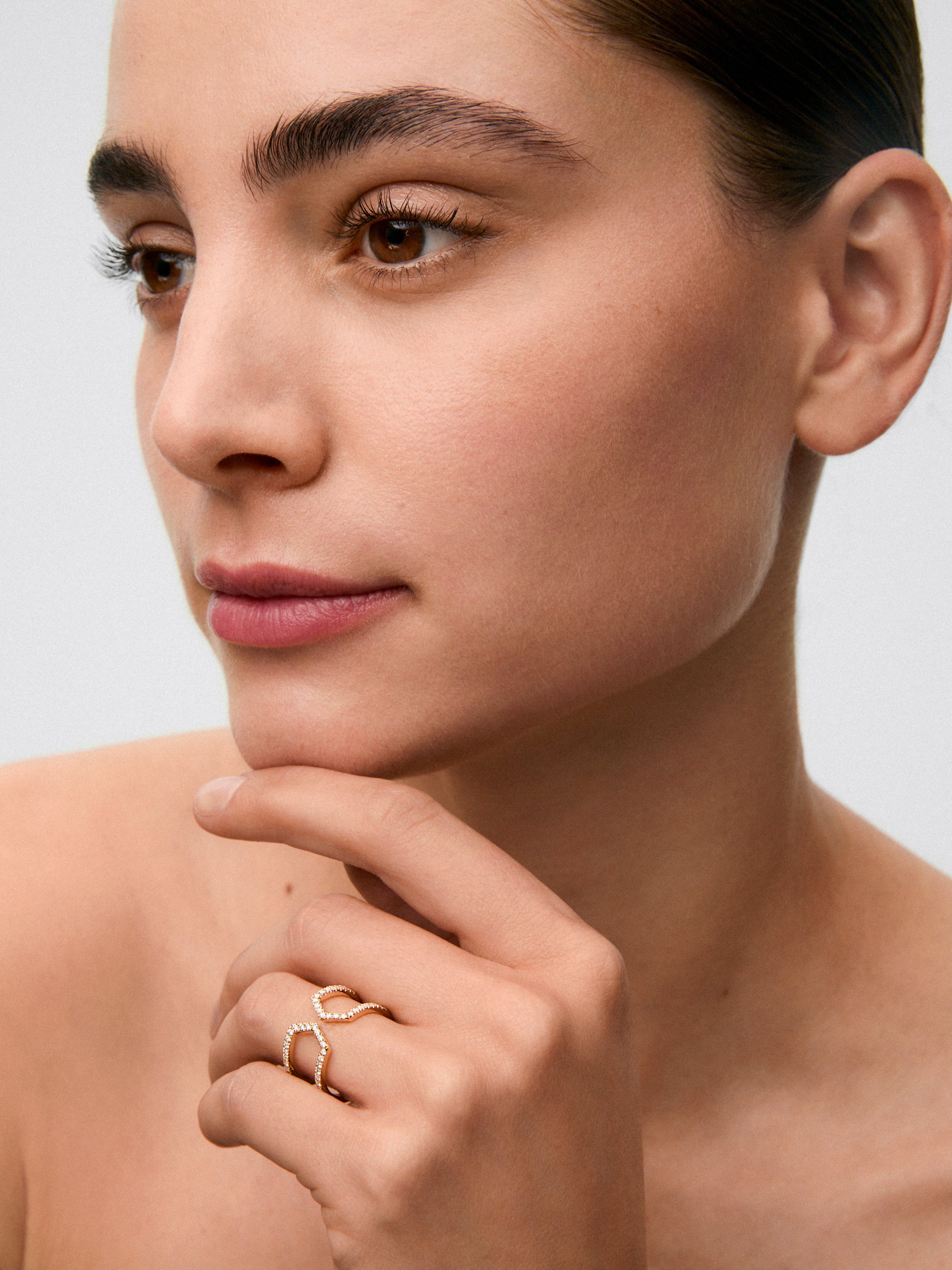 18K yellow gold ring with 46 brilliant-cut diamonds with a total of 0.37 cts