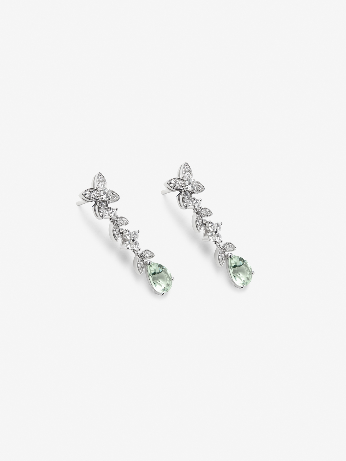 18K white gold earrings with diamonds in bright size of 0.99 cts and green ames in size pear
