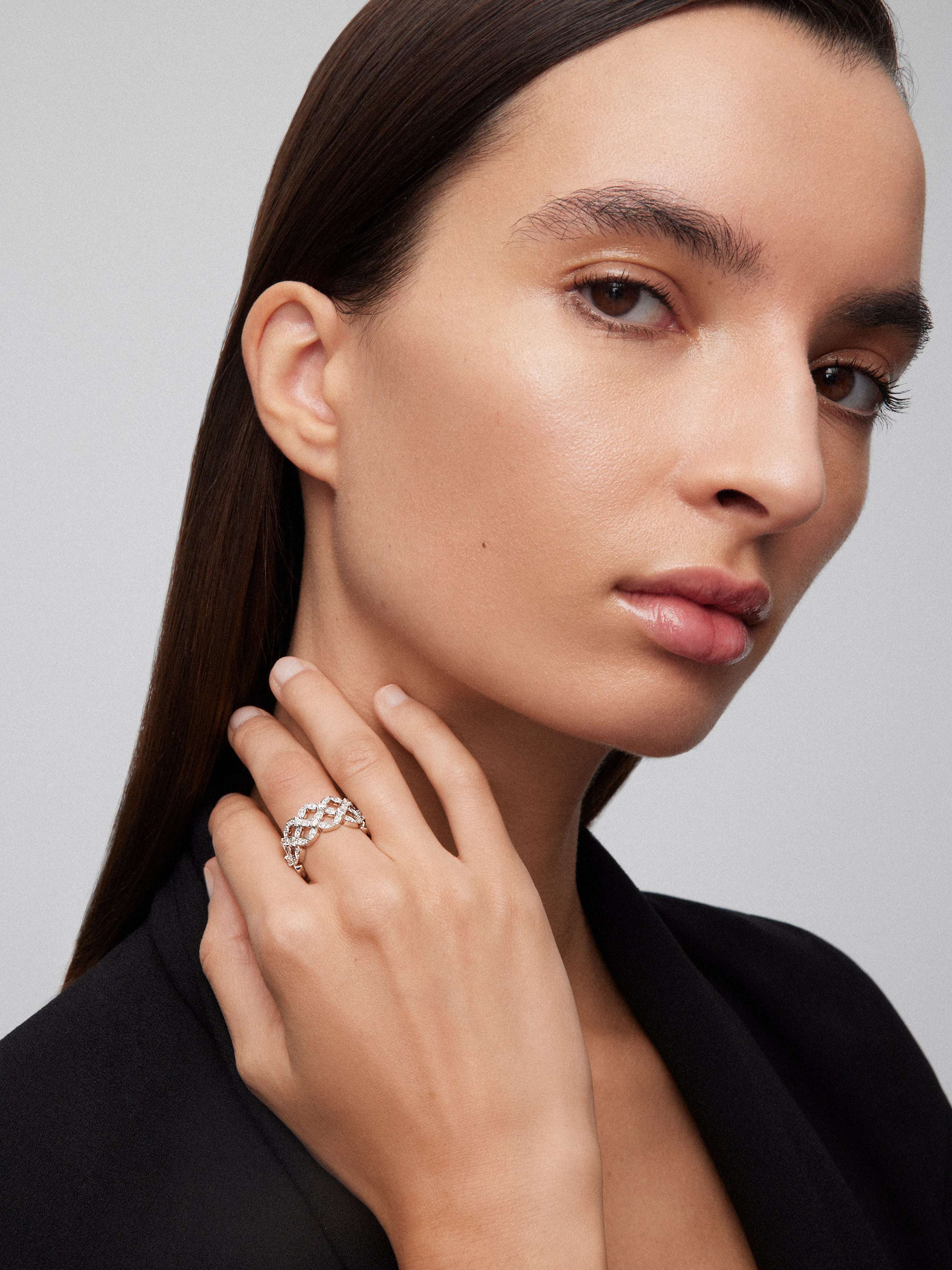 Anillo de oro blanco de 18K con diamantes blancos en talla brillante de 1,14 cts