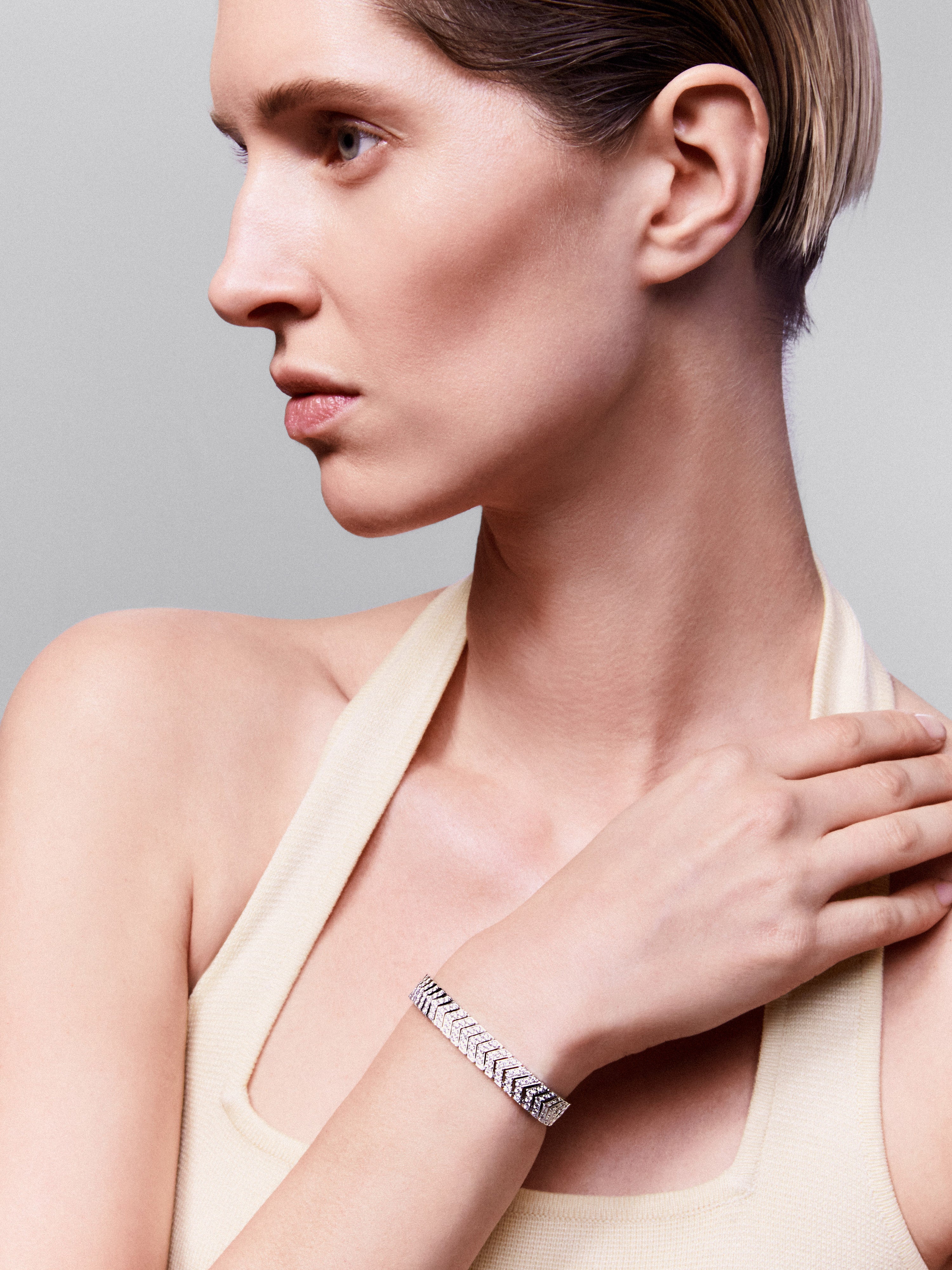 Pulsera de oro blanco de 18K con diamante