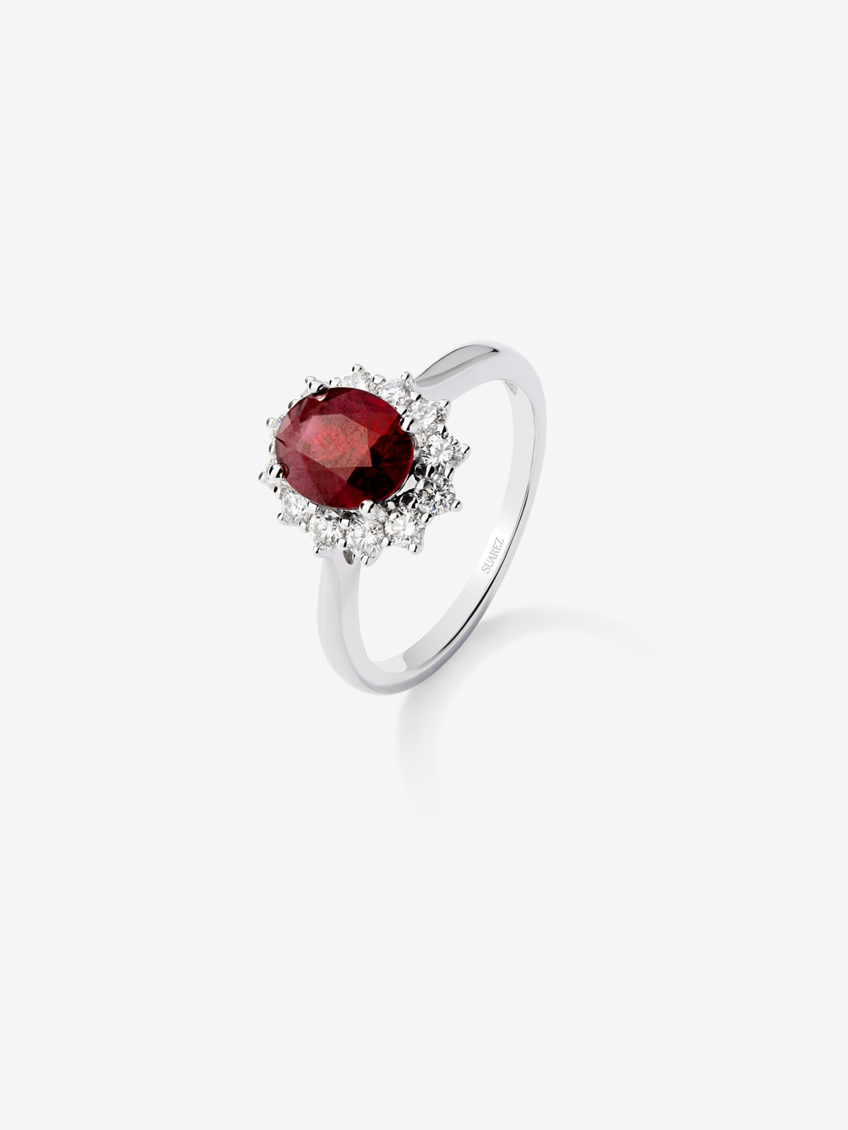 18K White Gold Ring with Red Vivid Ruba in 1.58 cts oval size and white diamonds of 0.34 cts