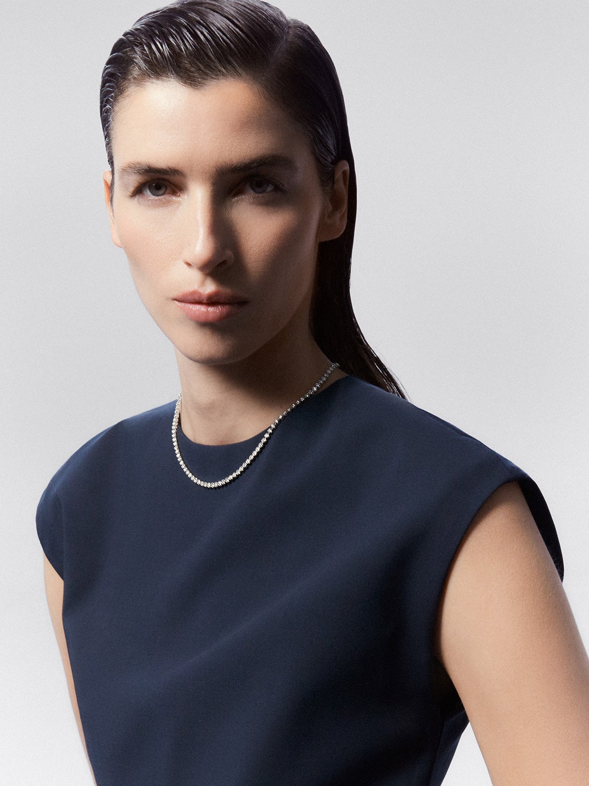 Collar rivière de oro blanco de 18K con diamantes blancos en talla brillante de 6,6 cts