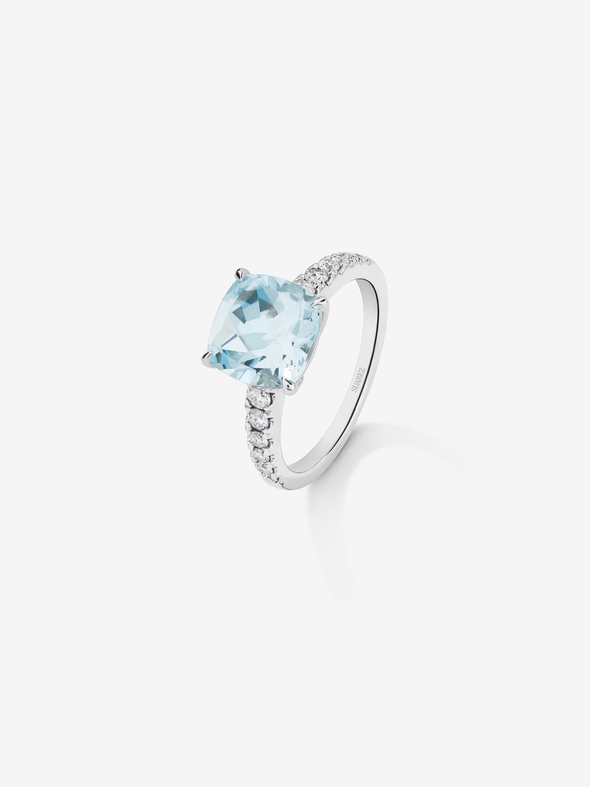 18K white gold solitaire ring with topaz and diamond