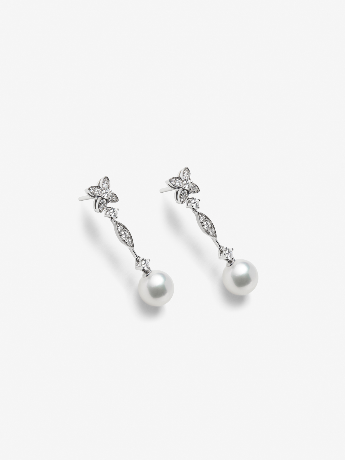 18K White Gold Earrings With Bright Size of 0.99 CTS and 8.5 mm pearls