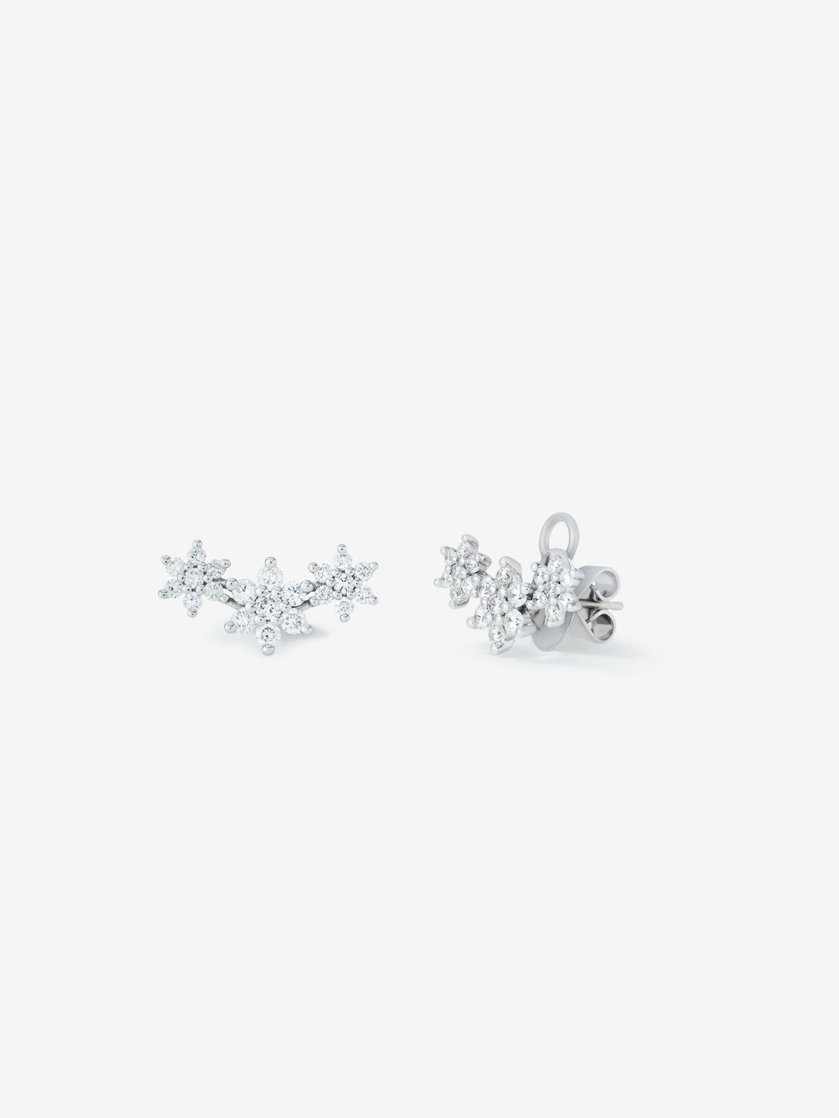 Pendientes trepador de flor de oro blanco de 18K con diamantes