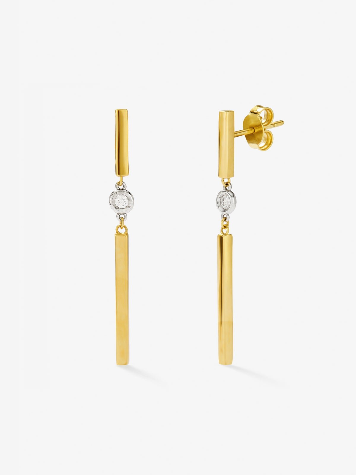 Pendientes de oro amarillo de 18K con diamantes en talla brillante de 0,07 cts