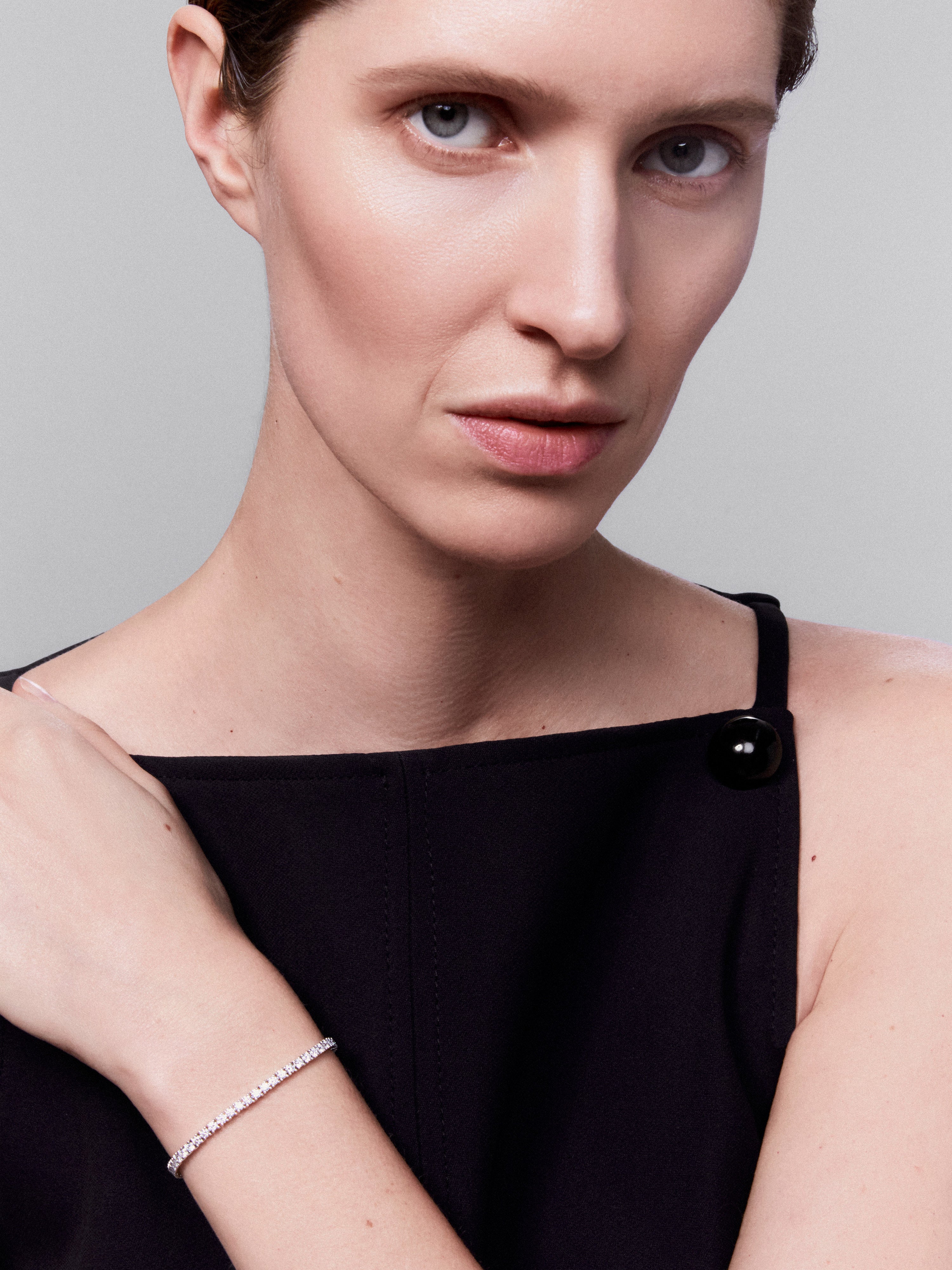 Pulsera riviere de oro blanco de 18K de diamantes