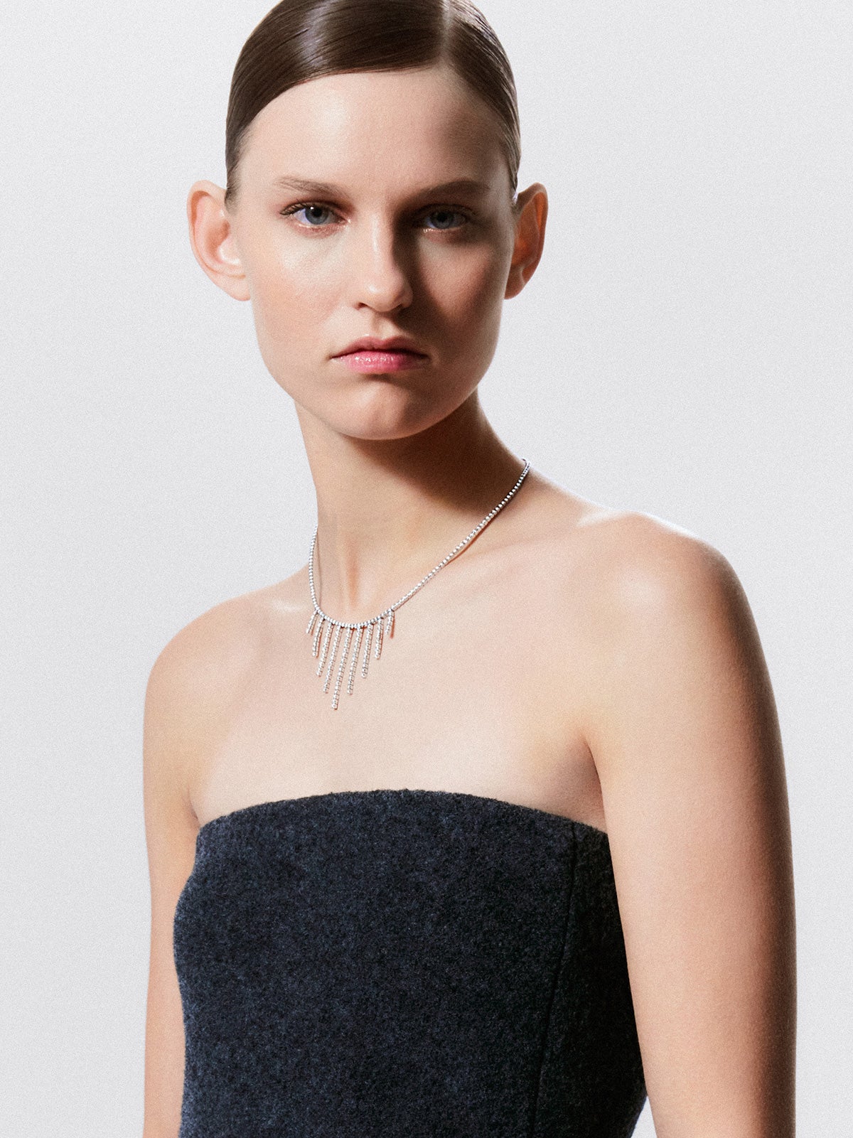 Collar de el tango de la guardia vieja de oro blanco con diamantes