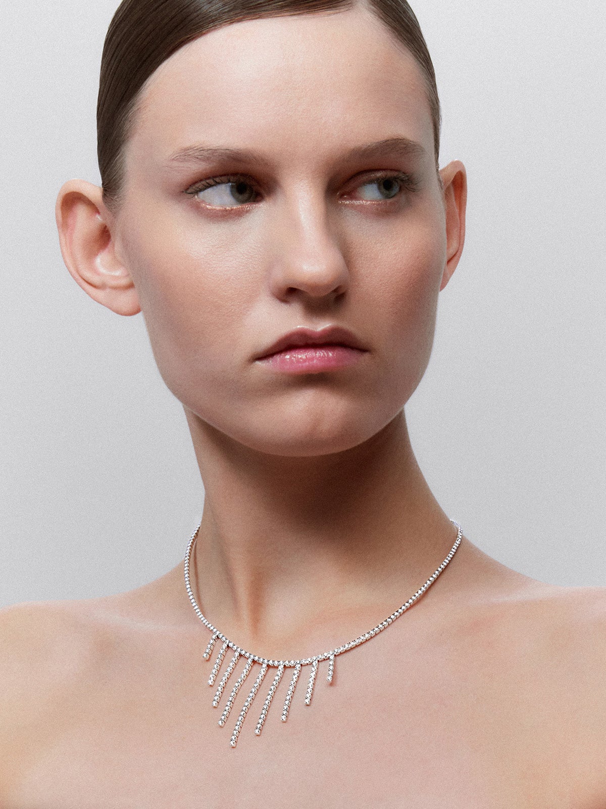 Collar de el tango de la guardia vieja de oro blanco con diamantes