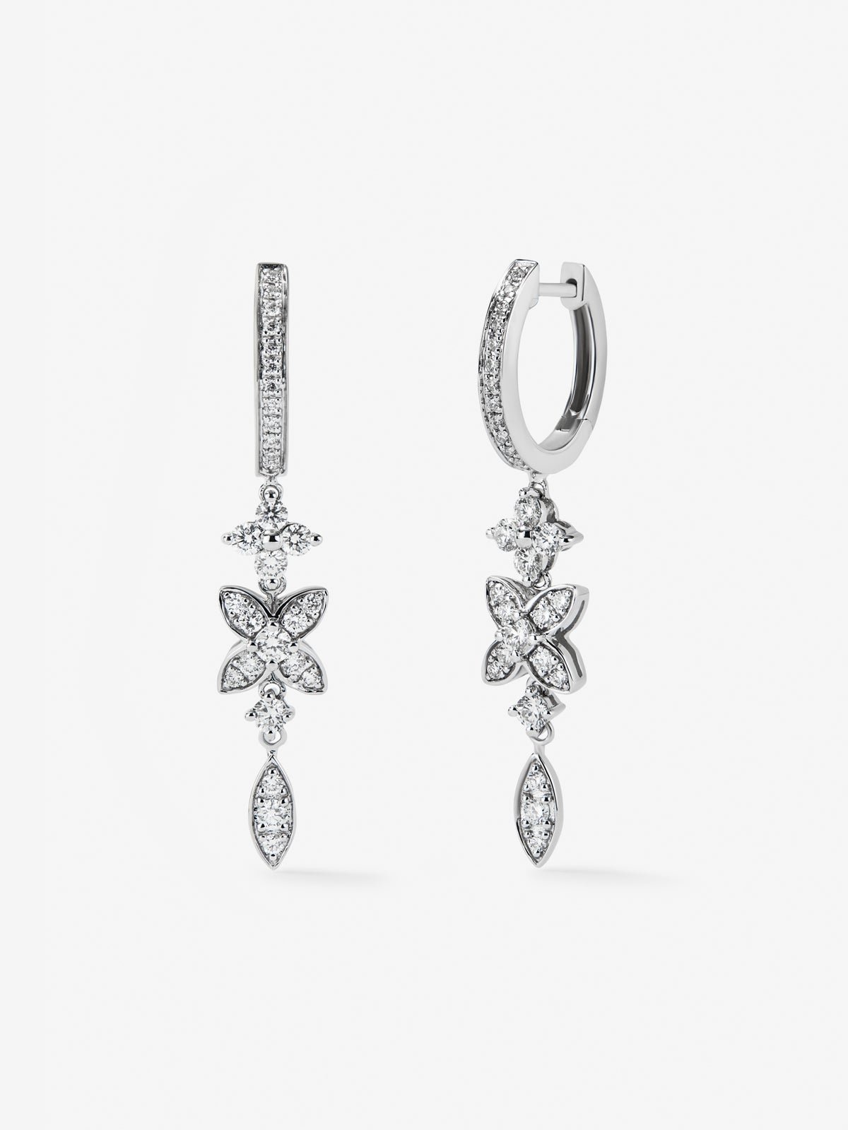 18K white gold earrings with 58 brilliant-cut diamonds with a total of 0.76 cts