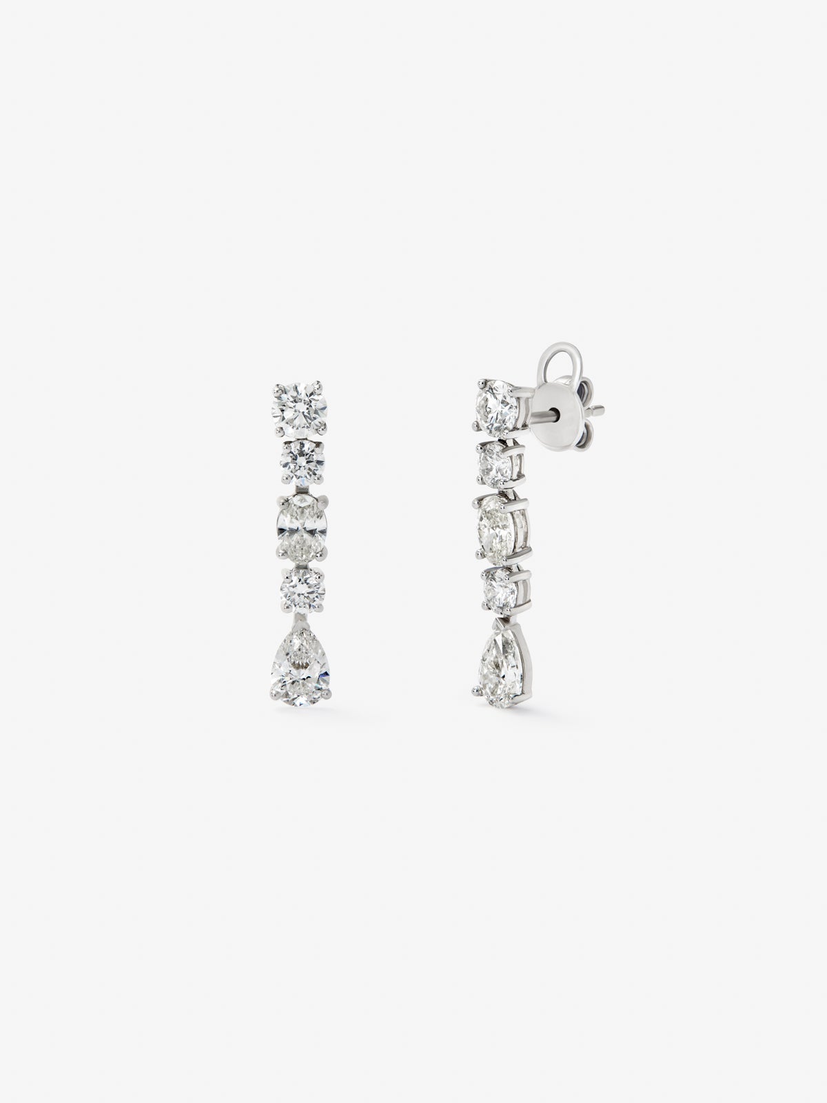 Pendientes de oro blanco de 18K con diamantes en talla brillante, pera y oval de 3,04 cts