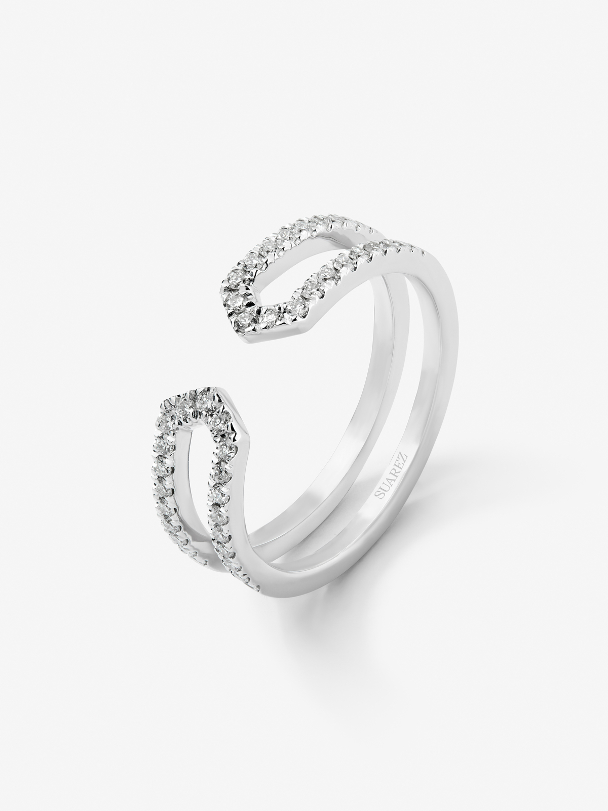 Anillo de oro blanco de 18K con 40 diamantes en talla brillante con un total de 0,32 cts