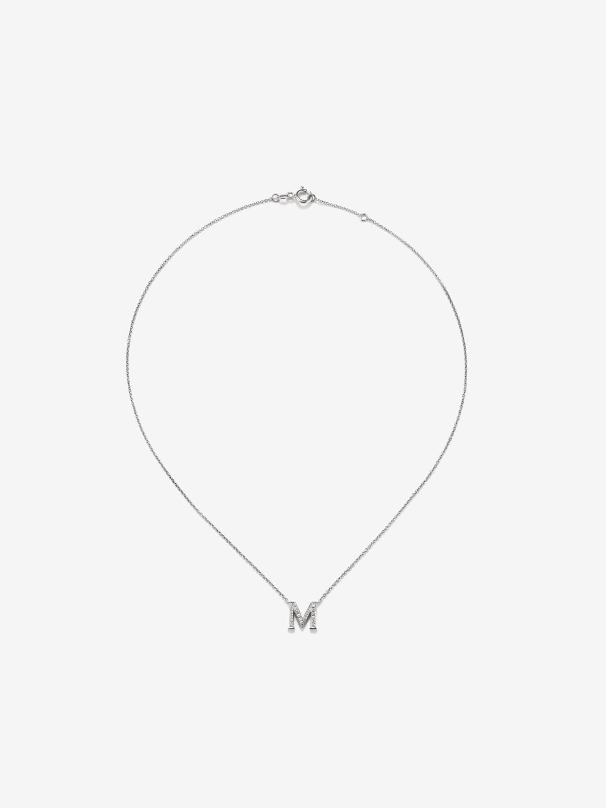 Colgante cadena con inicial de oro blanco de 18K y diamantes