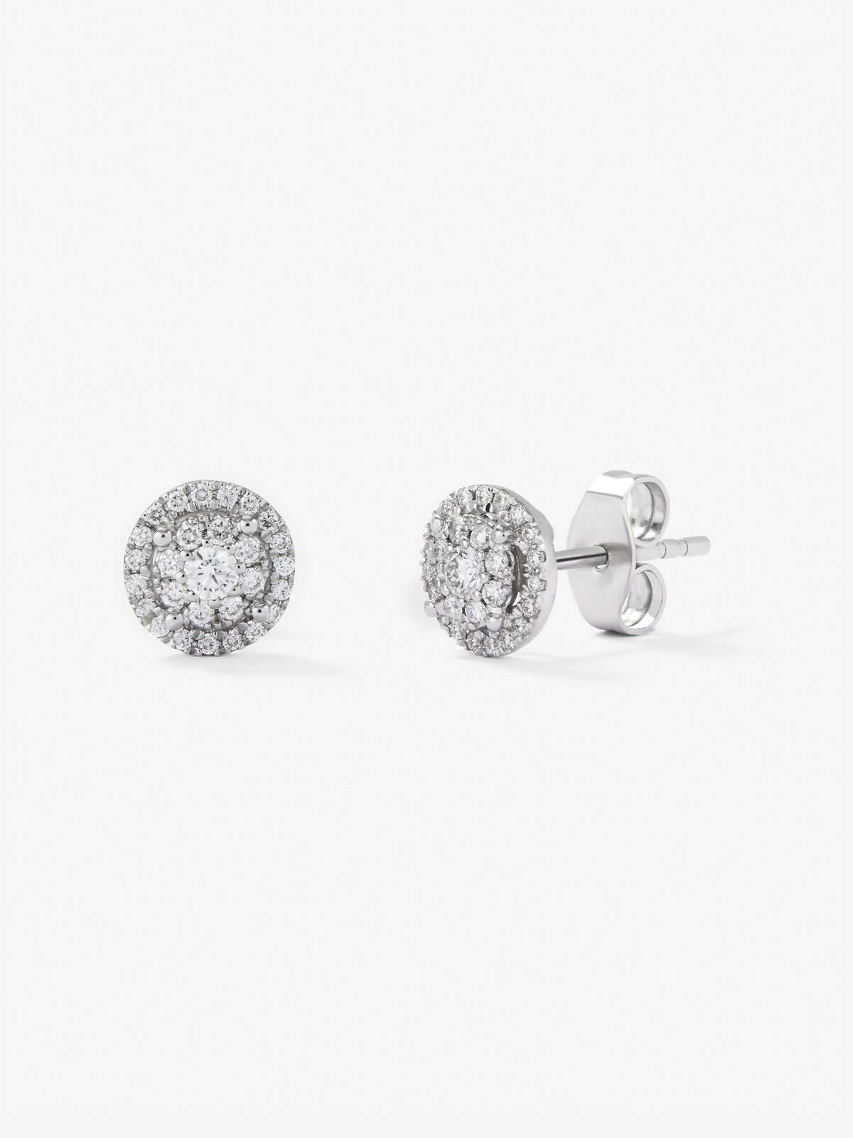 Pendientes de oro blanco de 18K con 56 diamantes en talla brillante con un total de 0,28 cts