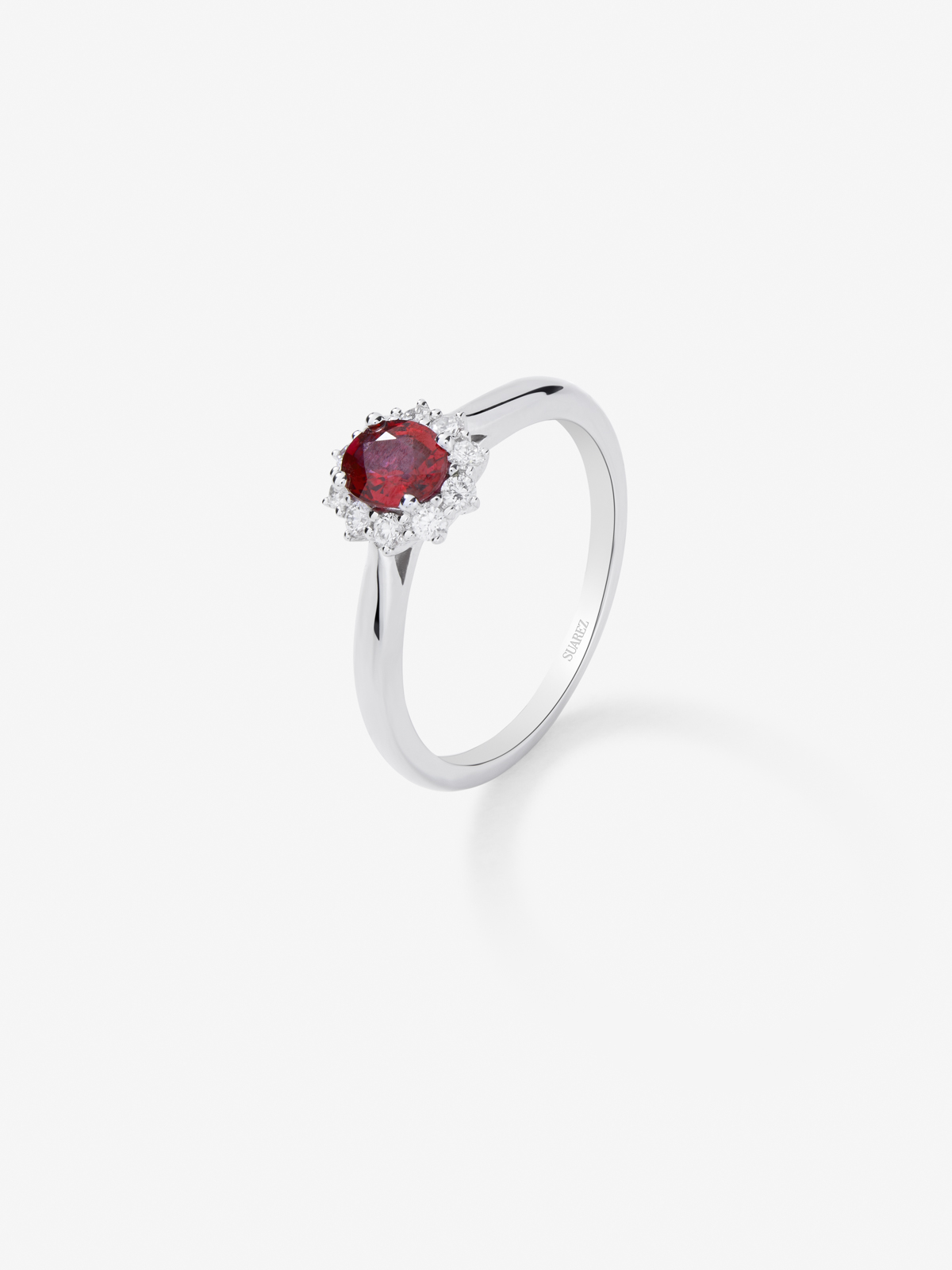 18K White Gold Ring with Red Vivid Ruba in 0.53 cts and white diamonds in bright 0.18 cts