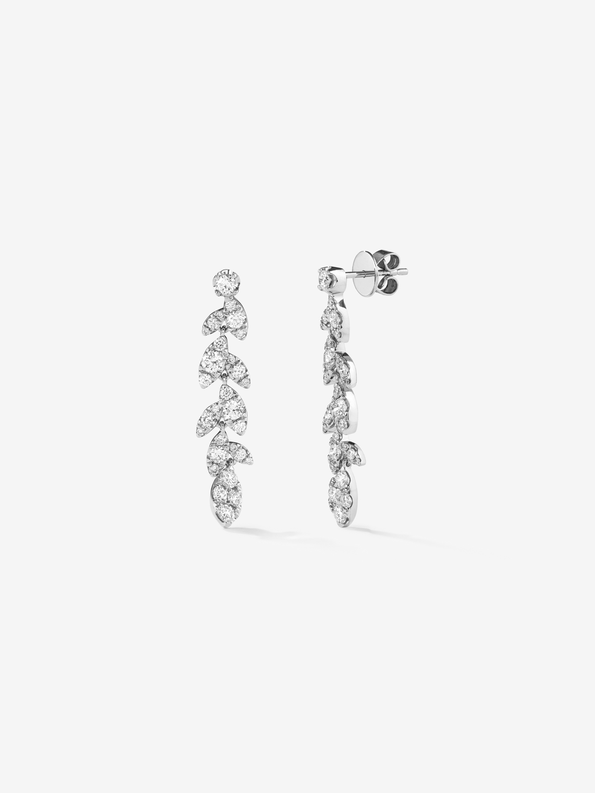 Long earrings with 18kt white gold leaves and diamonds