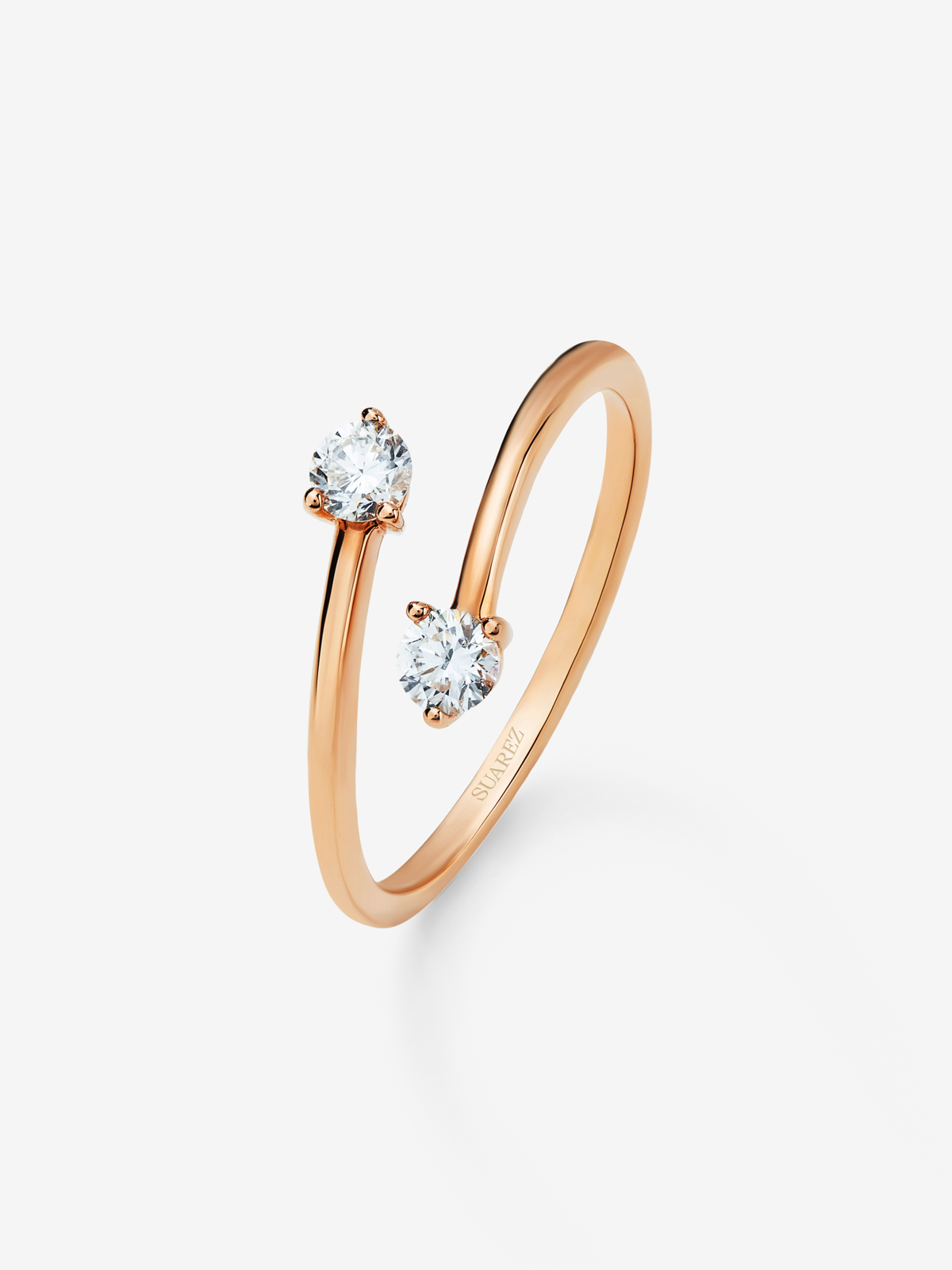 Anillo abierto cruzado de oro rosa de 18K con diamantes