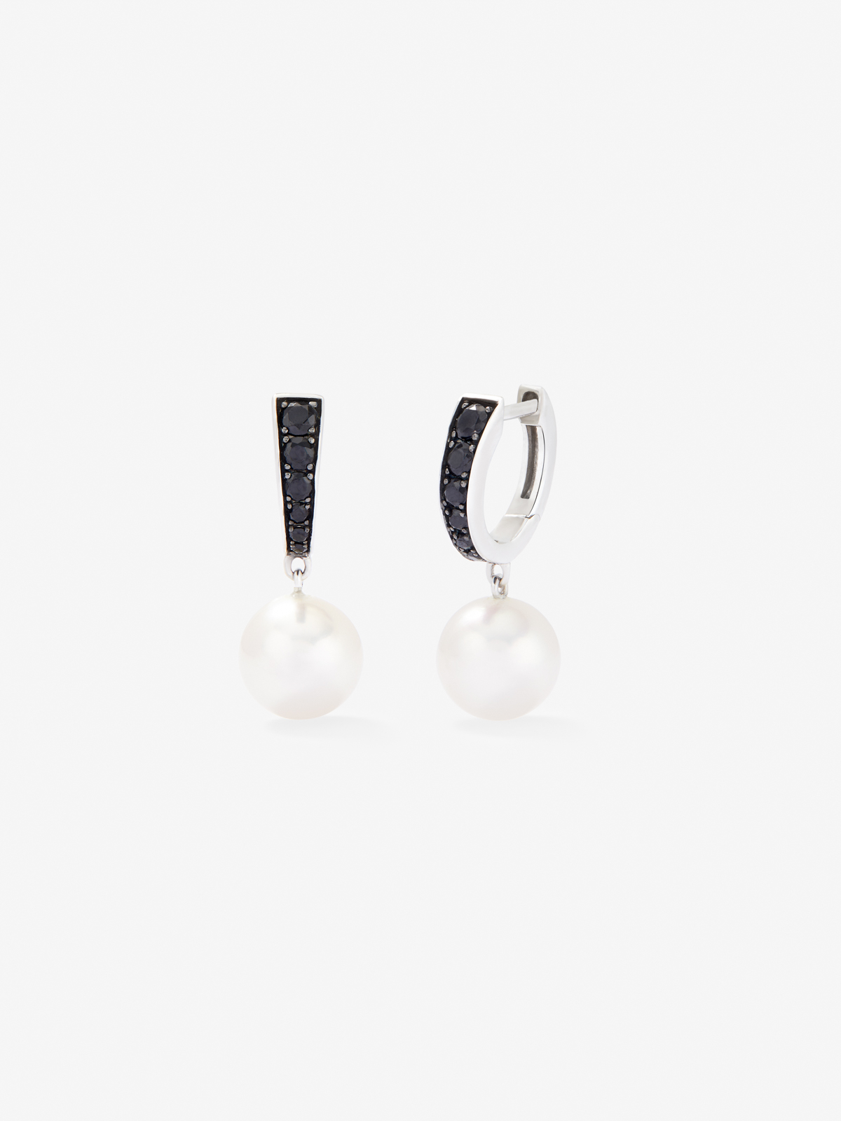 Pendientes de aro de plata 925 con espinelas negras 0,32 cts y perlas Akoya 8,5mm