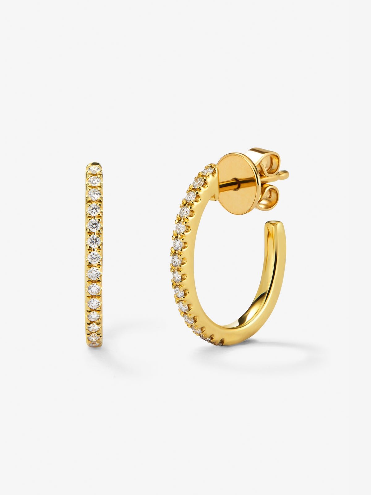 Pendientes de aro de oro amarillo de 18K con 28 diamantes en talla brillante con un total de 0,22 cts
