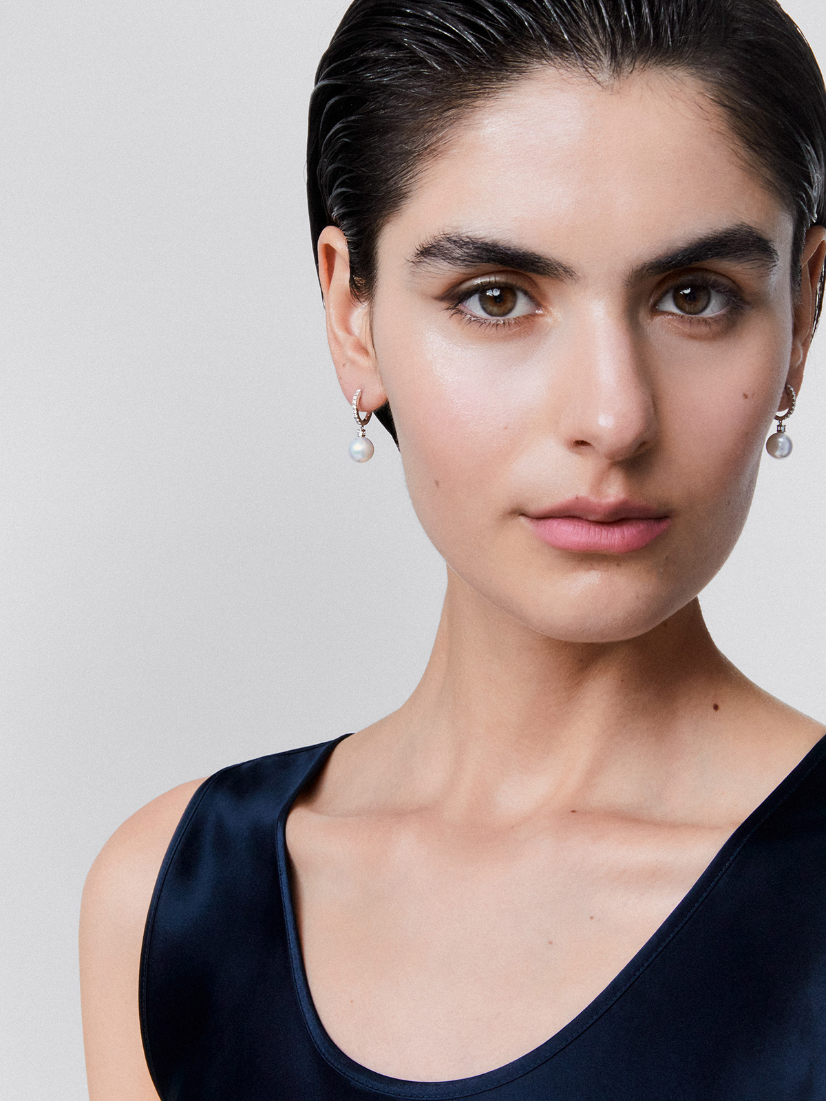 Pendientes de perlas de oro blanco con diamante