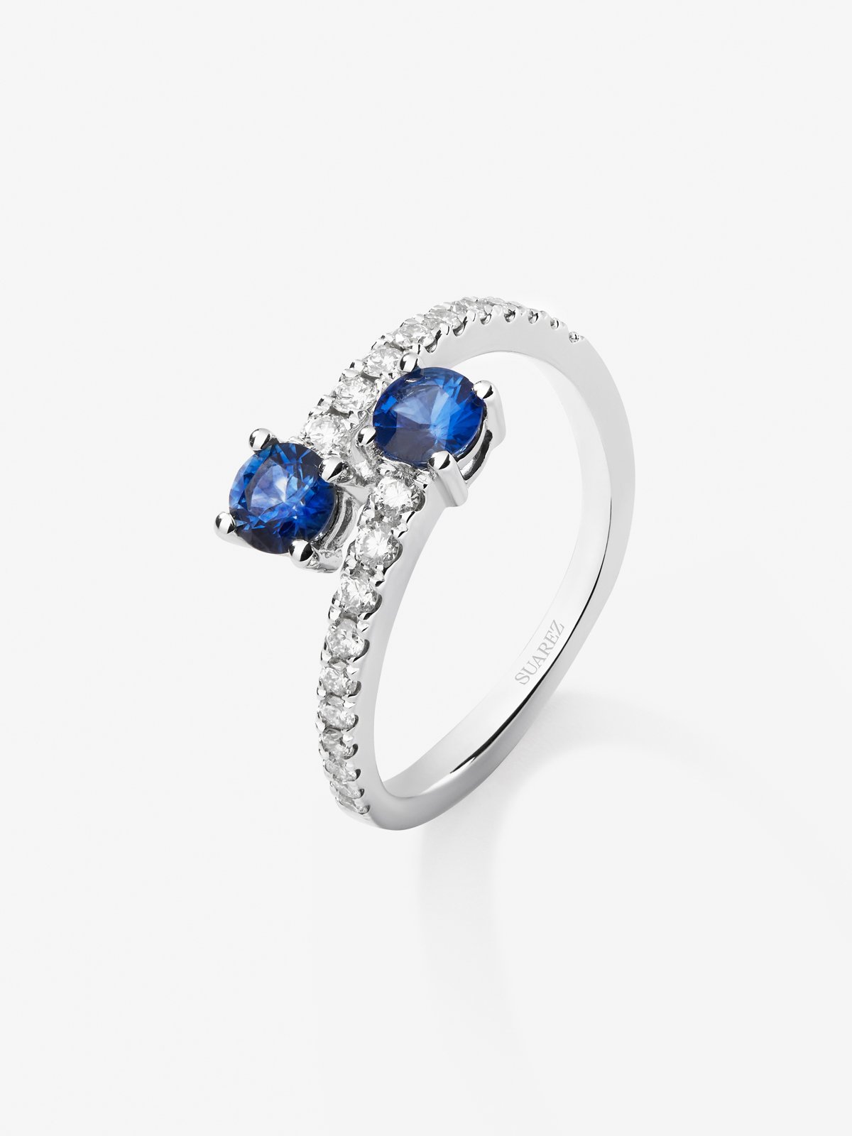 You and me ring in 18K white gold with 2 brilliant-cut sapphires with a total of 0.82 cts and 20 brilliant-cut diamonds with a total of 0.36 cts