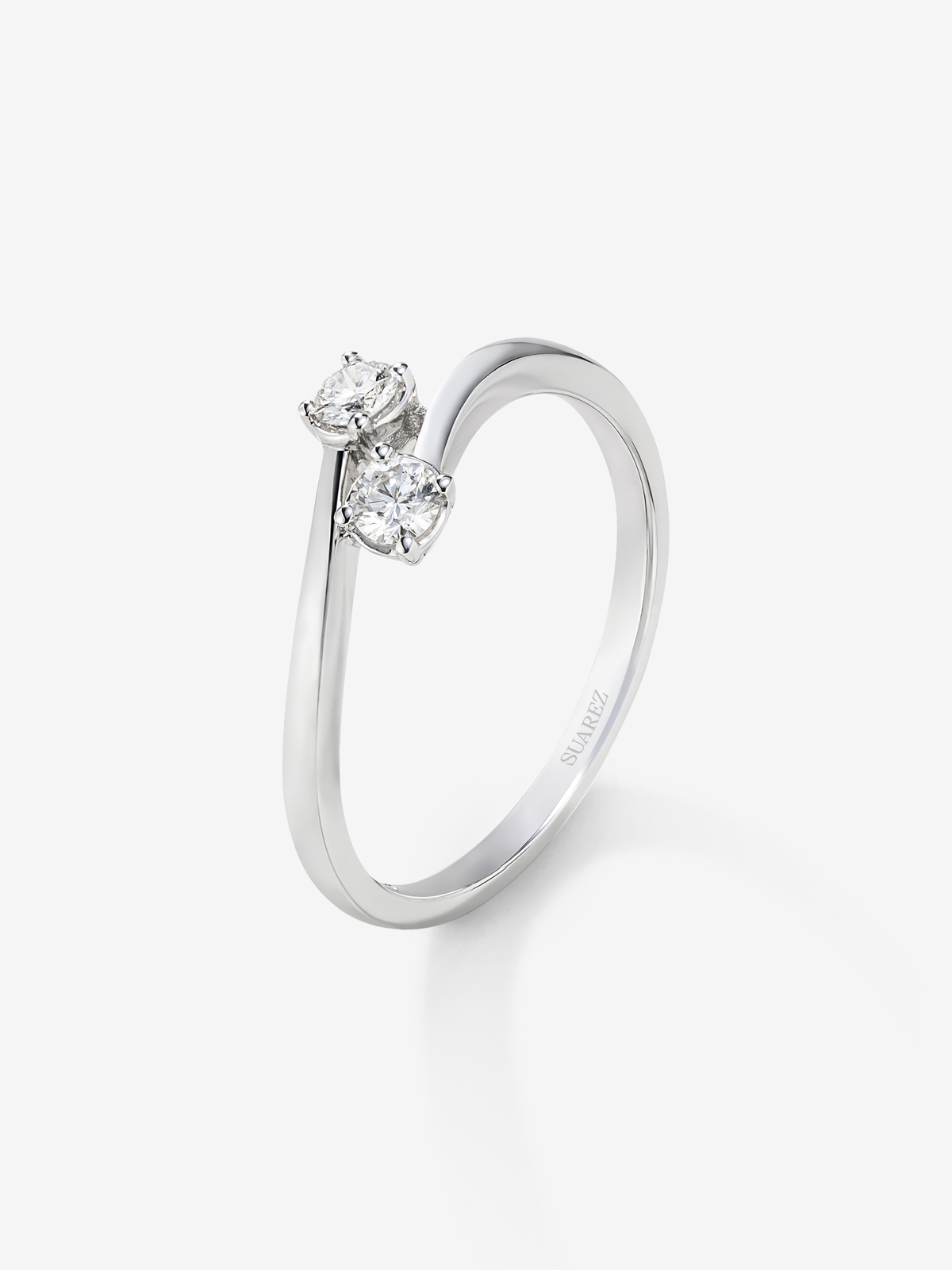 Anillo tú y yo de oro blanco de 18K con diamantes