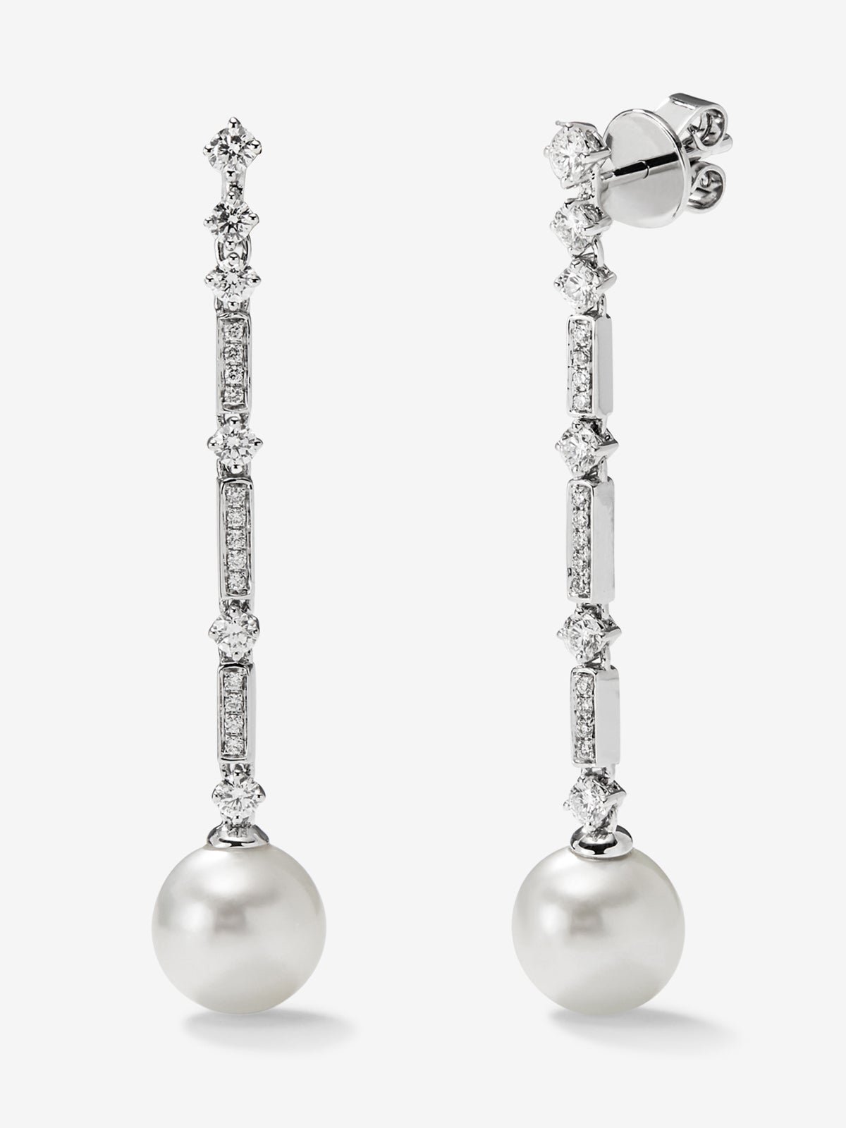 Pendientes de oro blanco de 18K con perlas blancas y diamantes blancos en talla brillante de 0,66