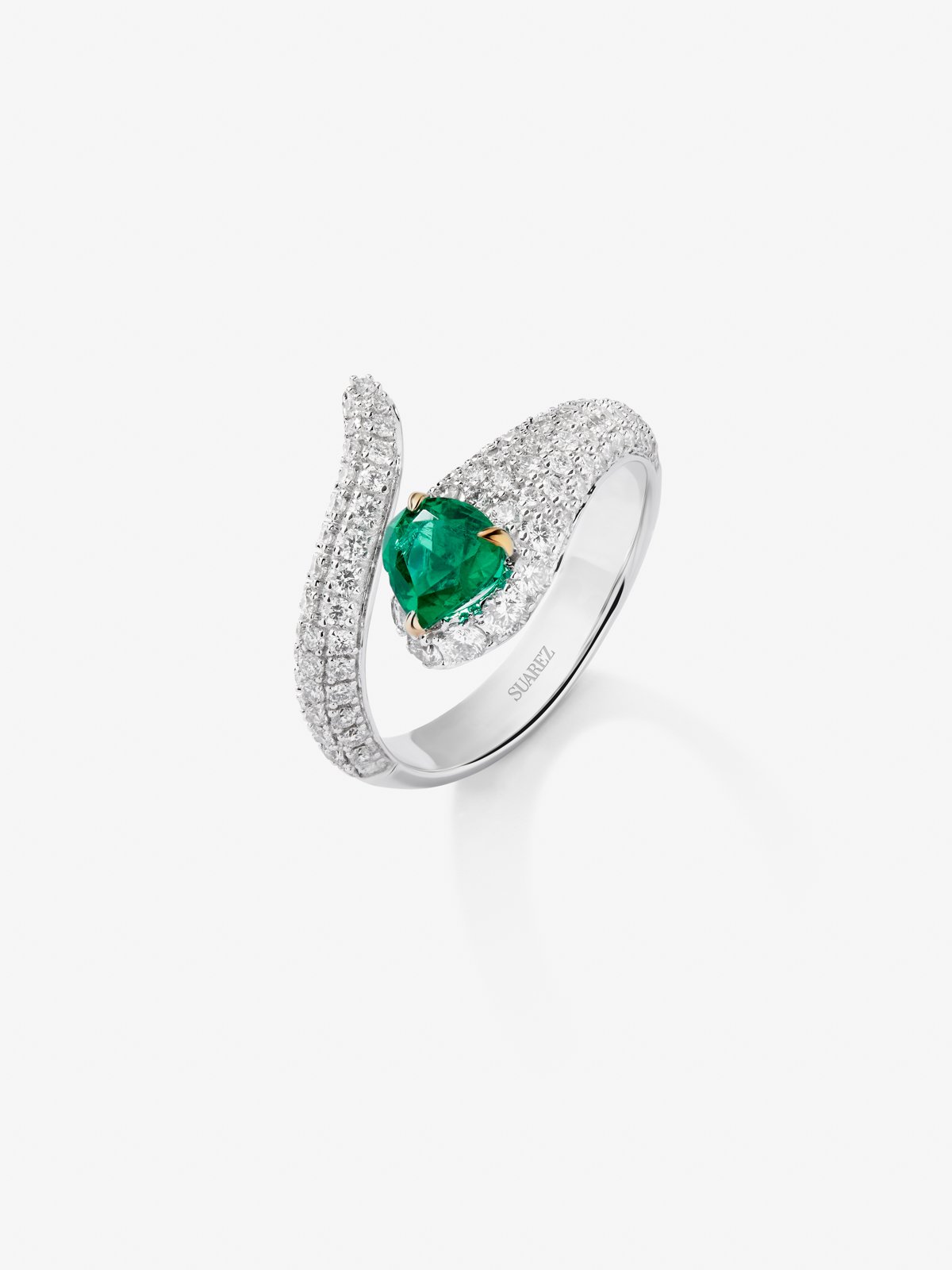 You and I 18k White Gold Ring with Green Emerald in 0.64 cts and white diamonds in a brilliant 0.9 cts